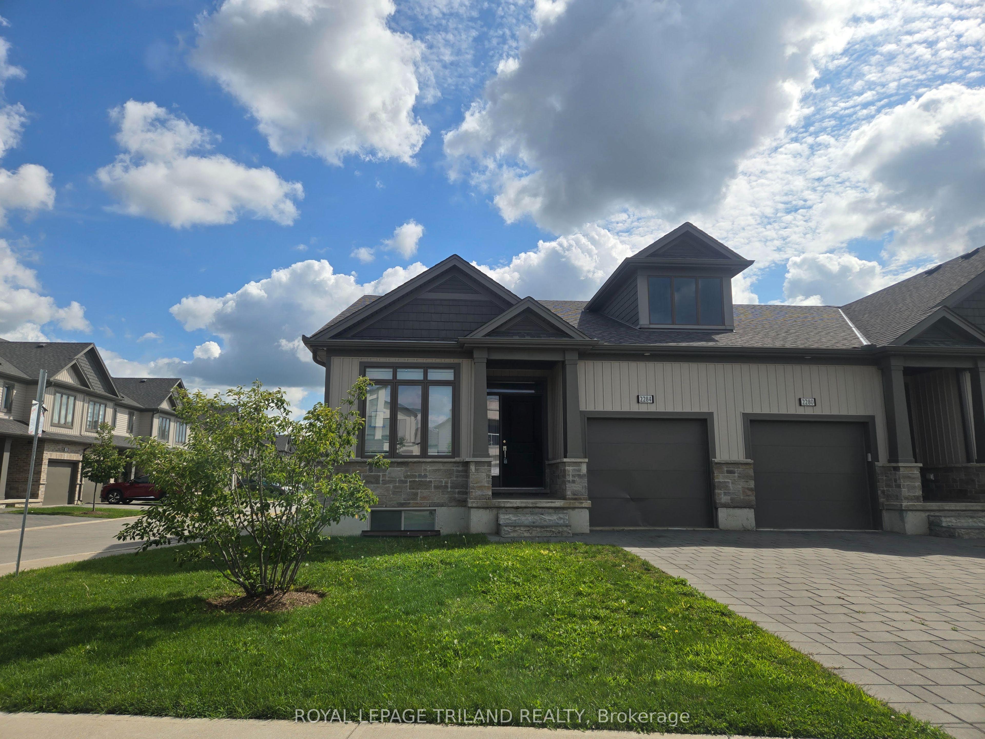 2284 Evans Boulevard — photo 1