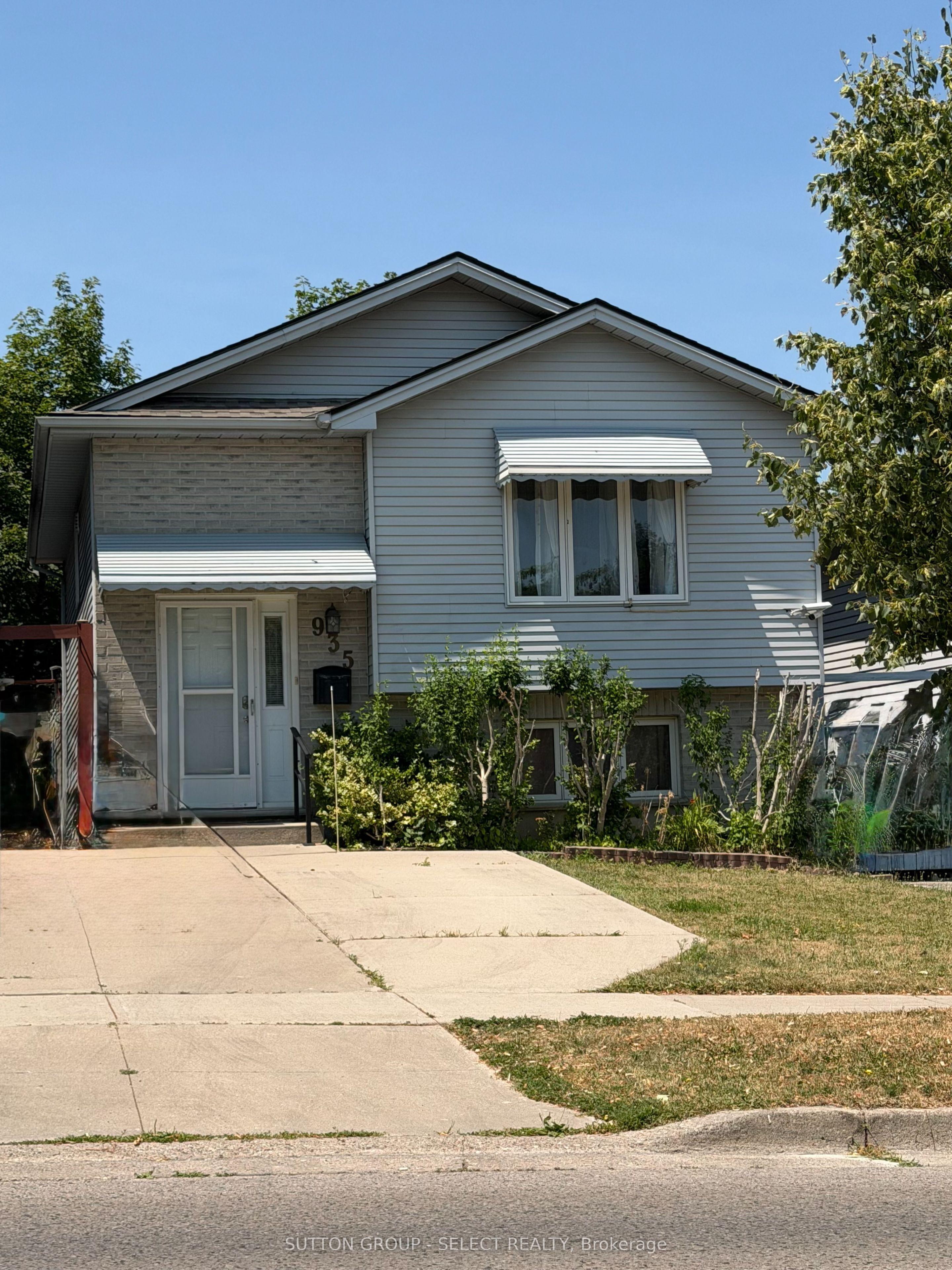 935 Lawson Road — photo 1