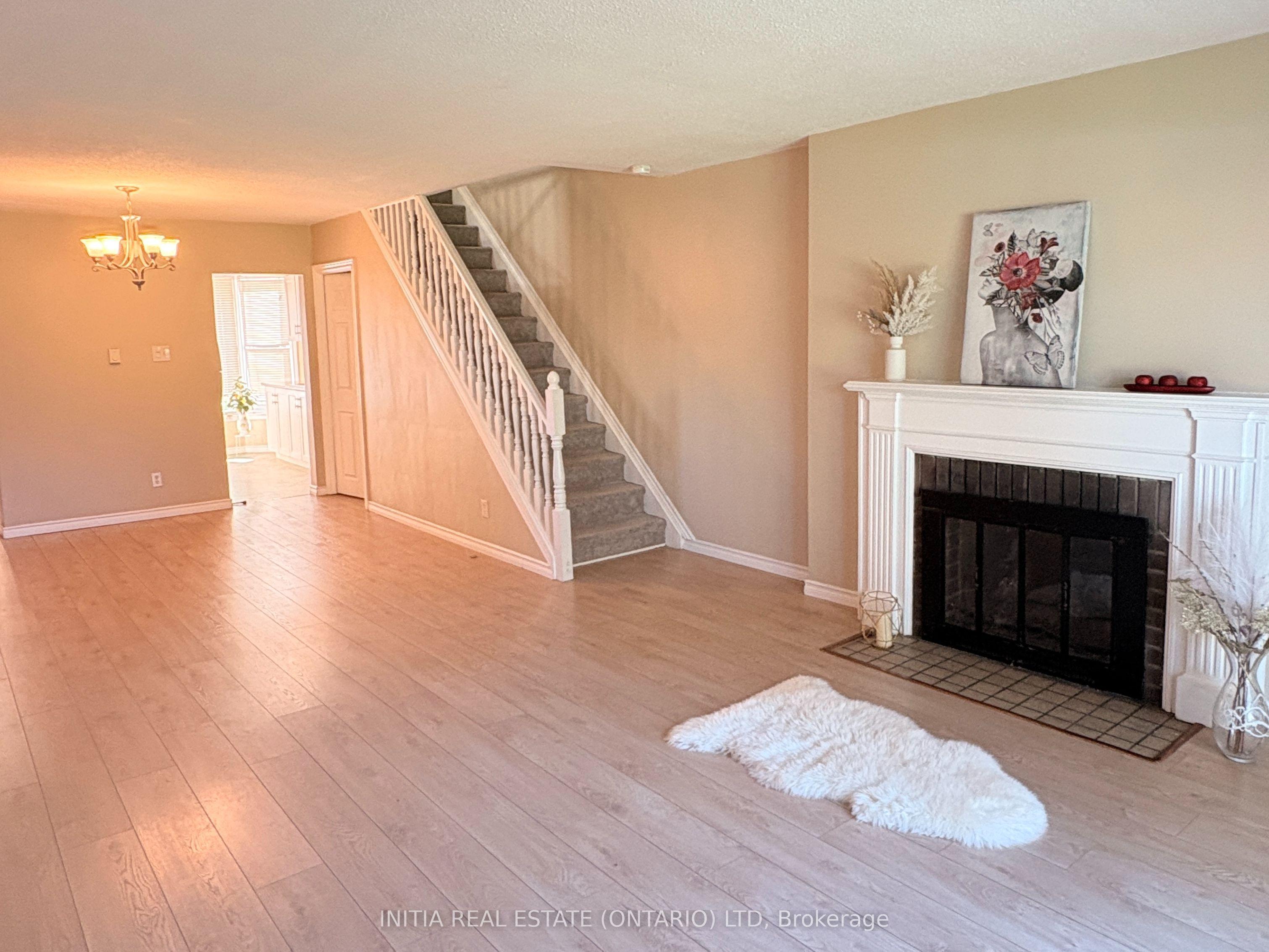 47 Arbour Glen Crescent — photo 1