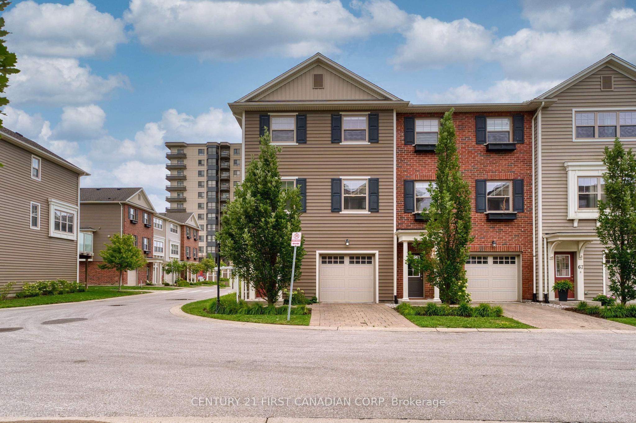 1040 CORONATION Drive, Unit 71 — photo 1