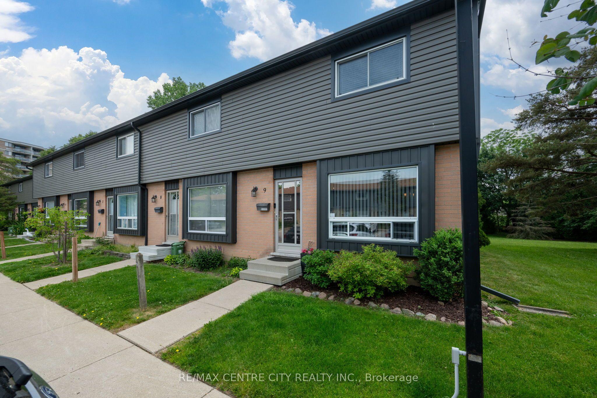 475 Sandringham Crescent, Unit 9 — photo 1
