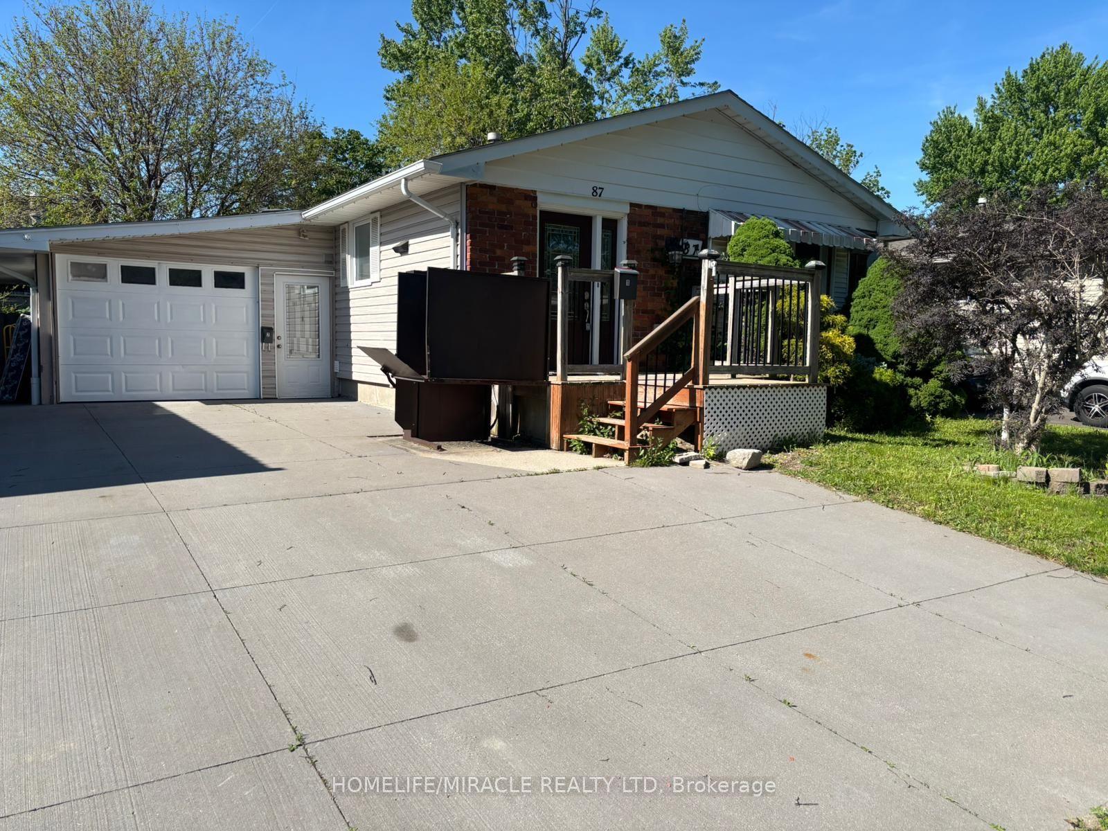 87 Renny Crescent — photo 1