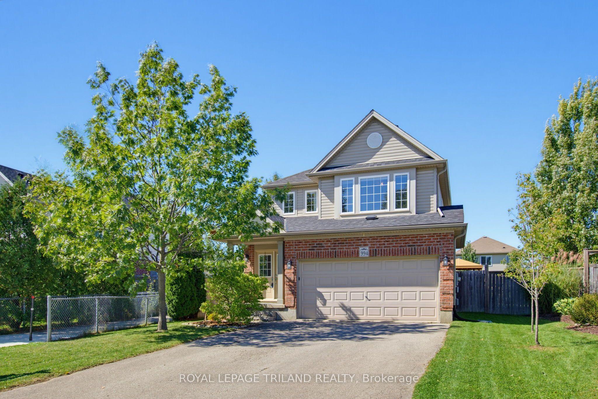 994 Foxcreek Road — photo 1