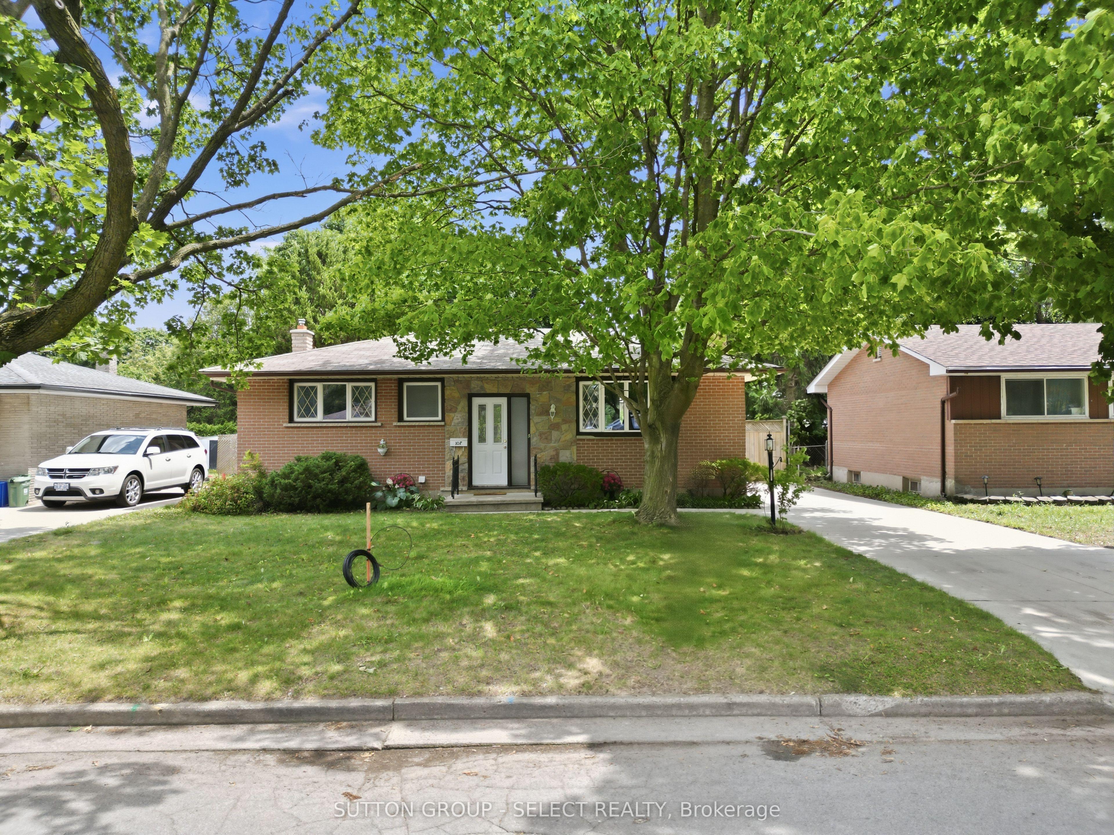 107 Aponi Crescent — photo 1