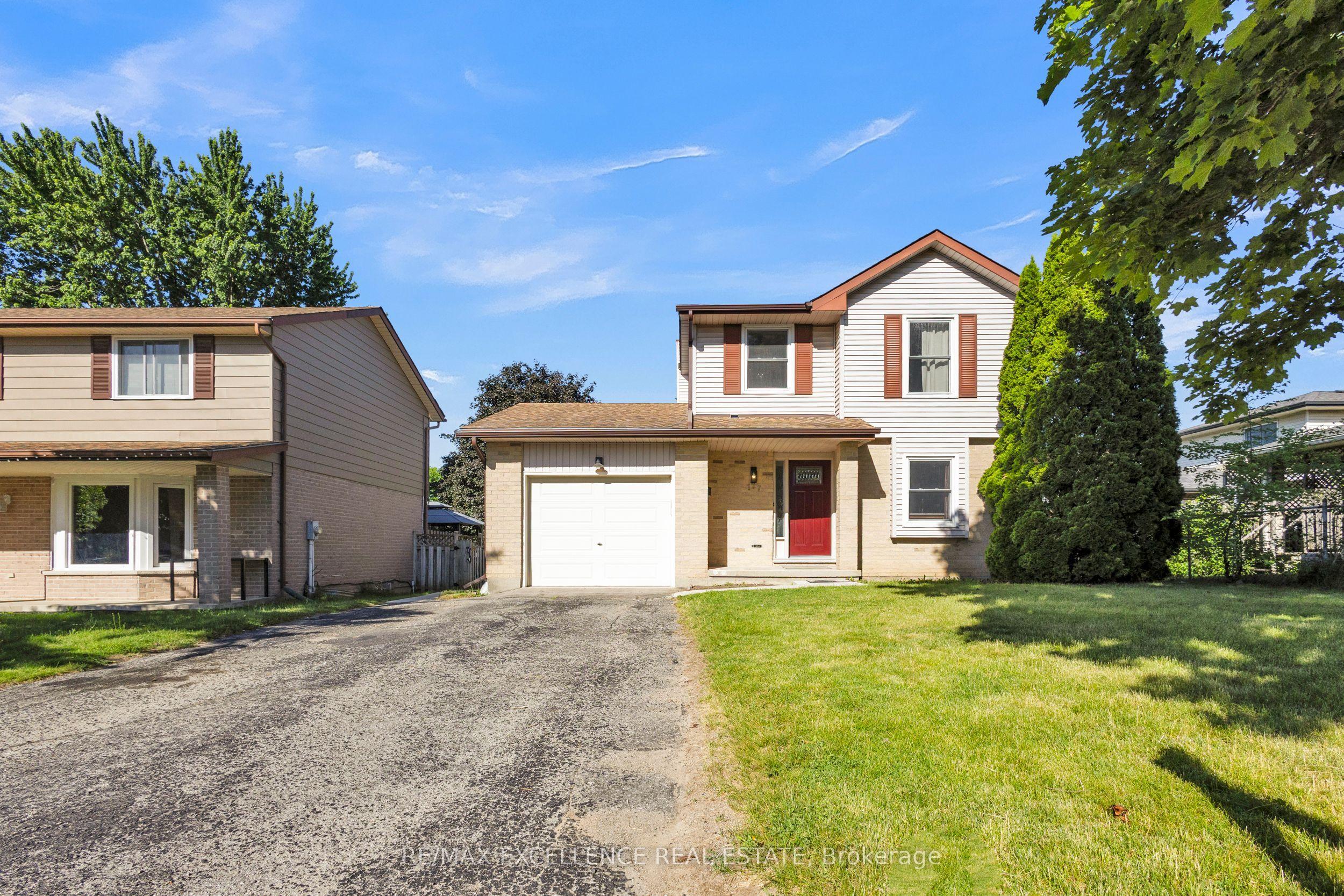 127 Acorn Crescent — photo 1