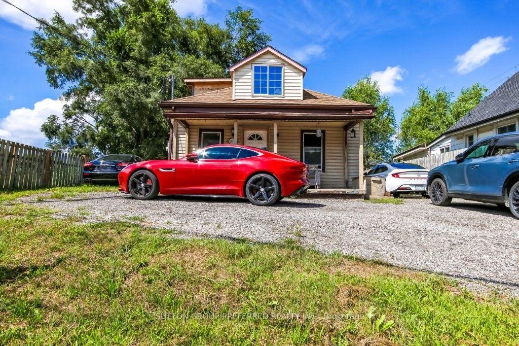 1136 Brydges Street — photo 1