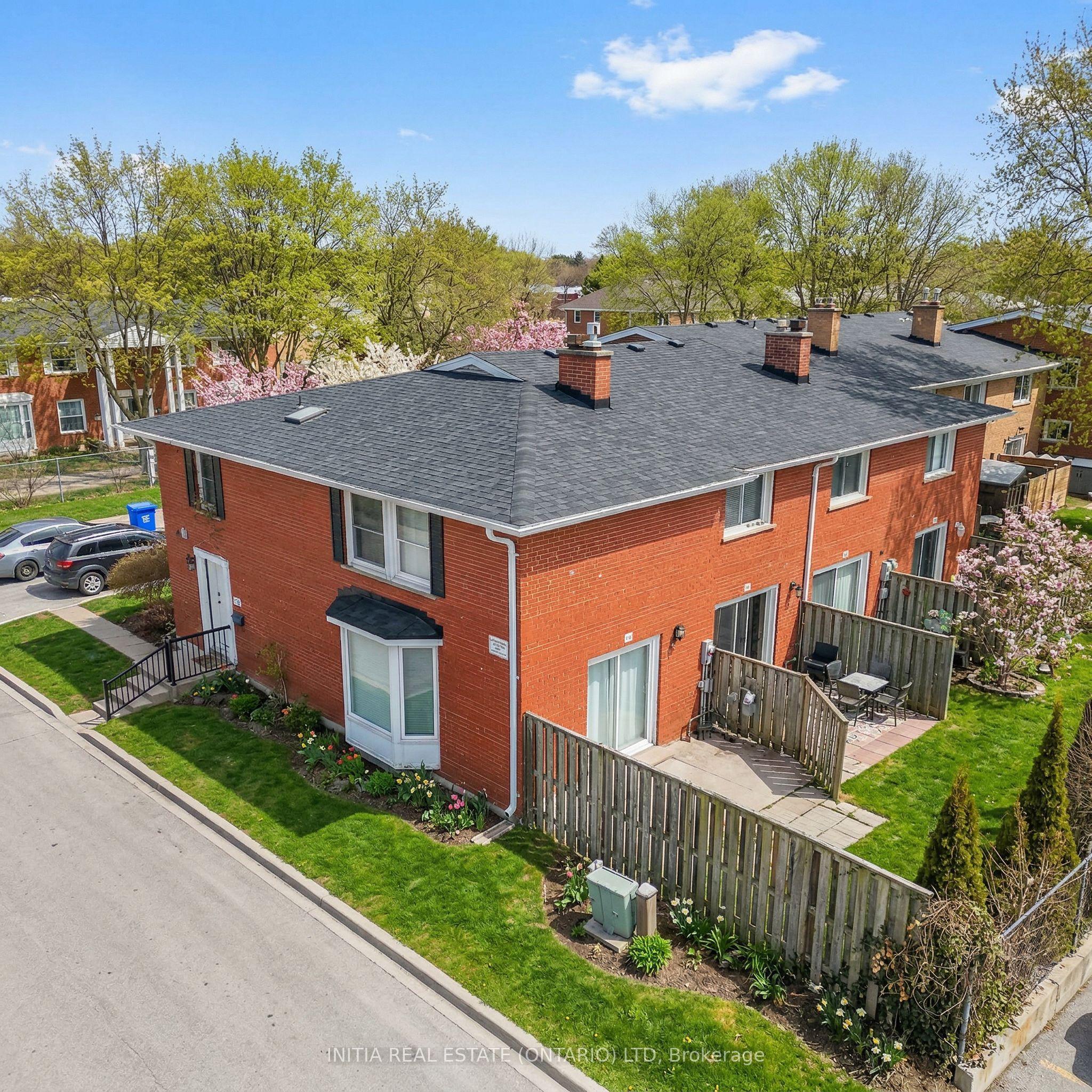 55 Arbour Glen Crescent, Unit 19 — photo 1