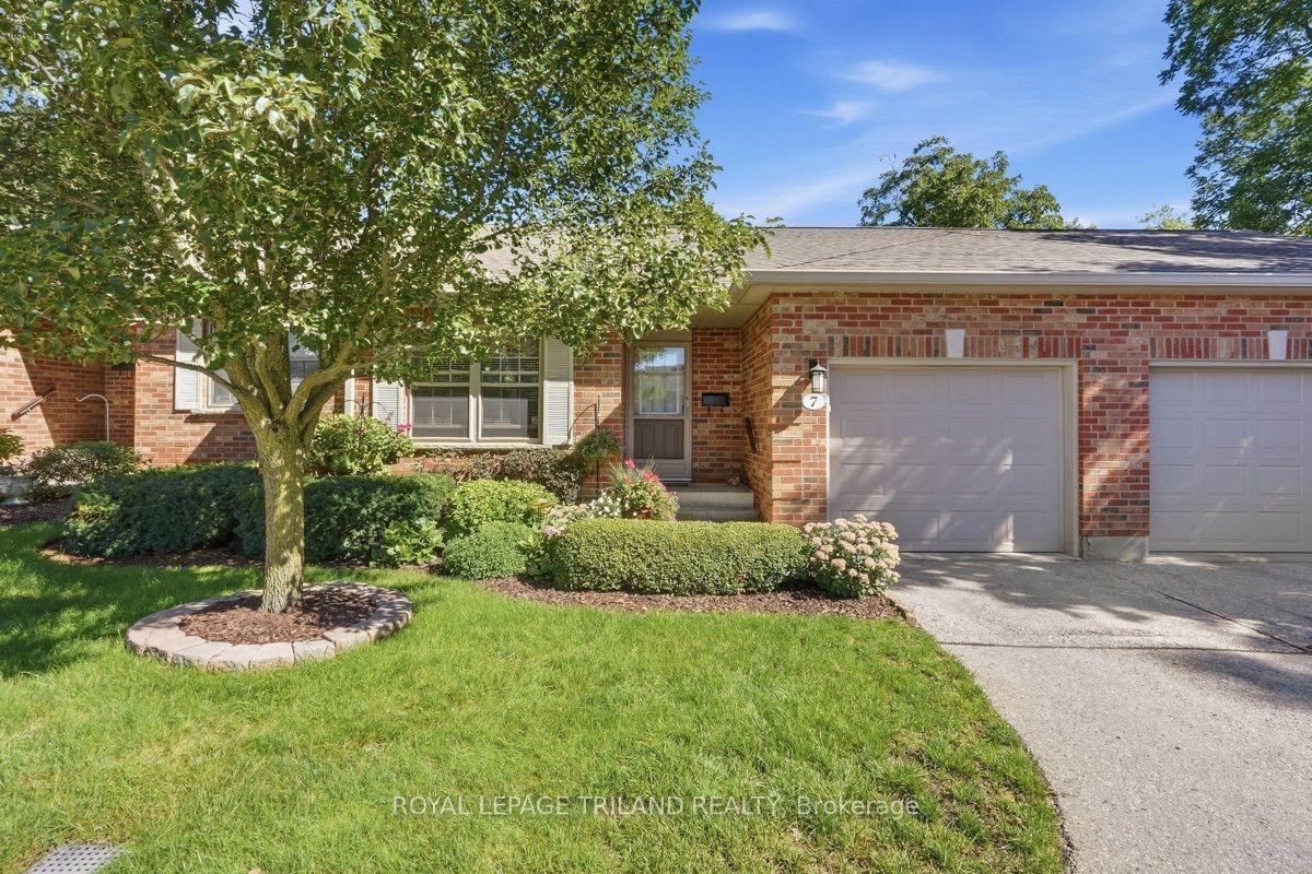 1337 Commissioners Road W, Unit 7 — photo 1