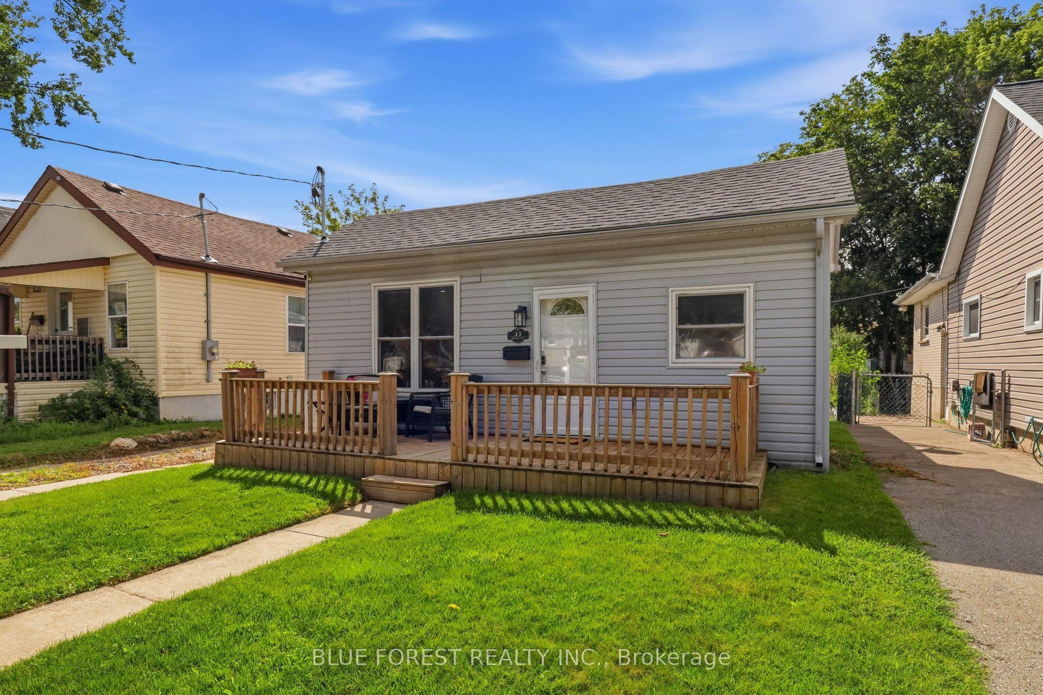 35 Mackay Avenue — photo 1