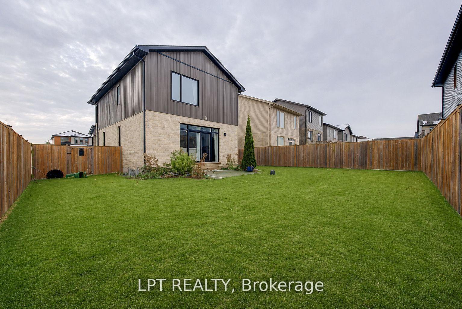 795 Freeport Street — photo 1