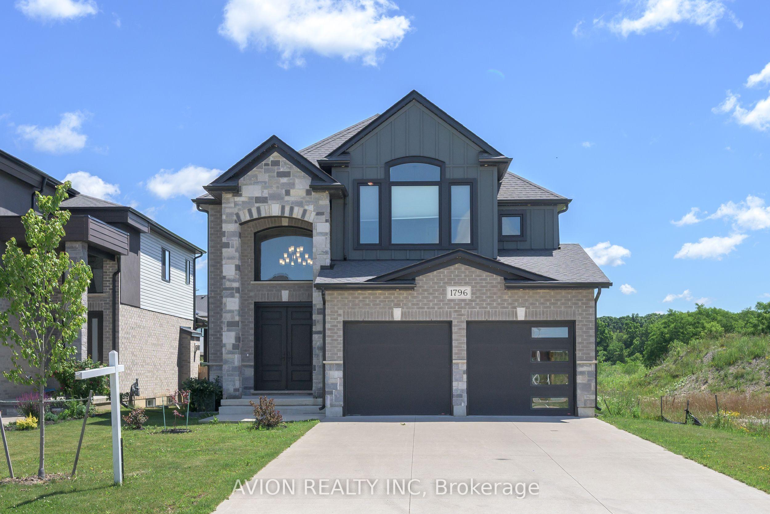 1796 Brayford Avenue — photo 1