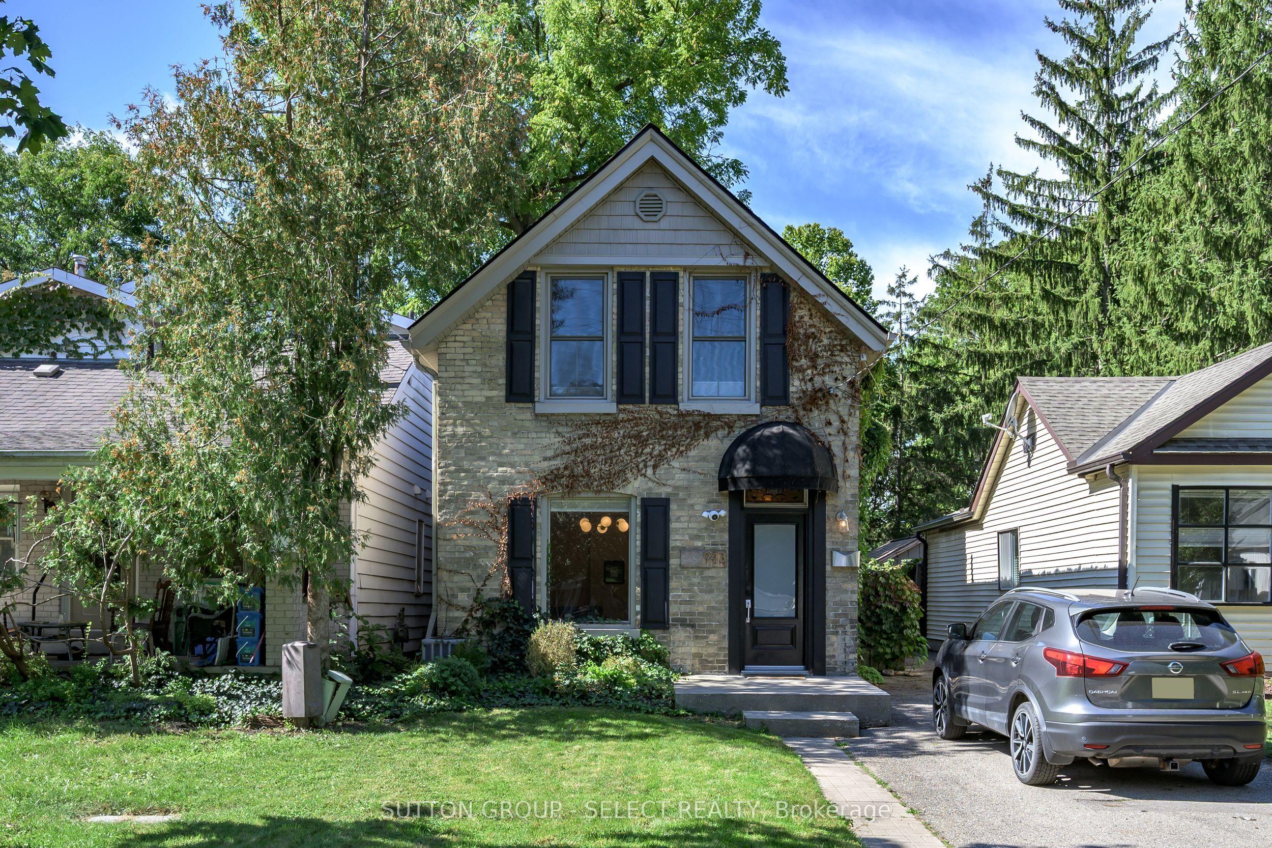 943 Colborne Street — photo 1