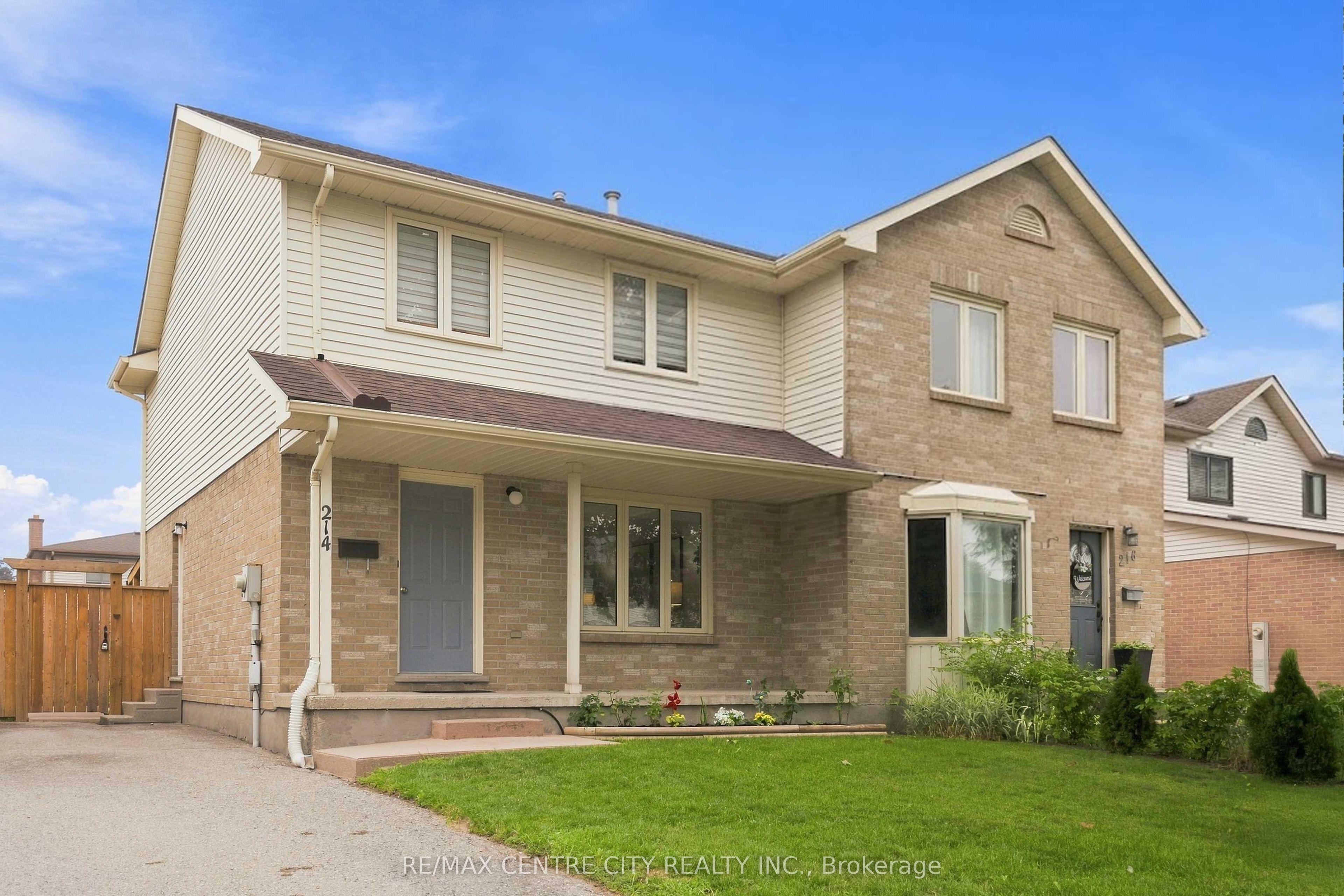 214 Martinet Avenue — photo 1
