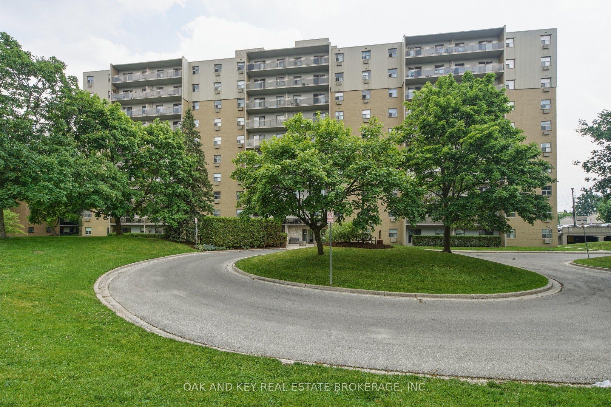 931 Wonderland Road S, Unit 302 — photo 1
