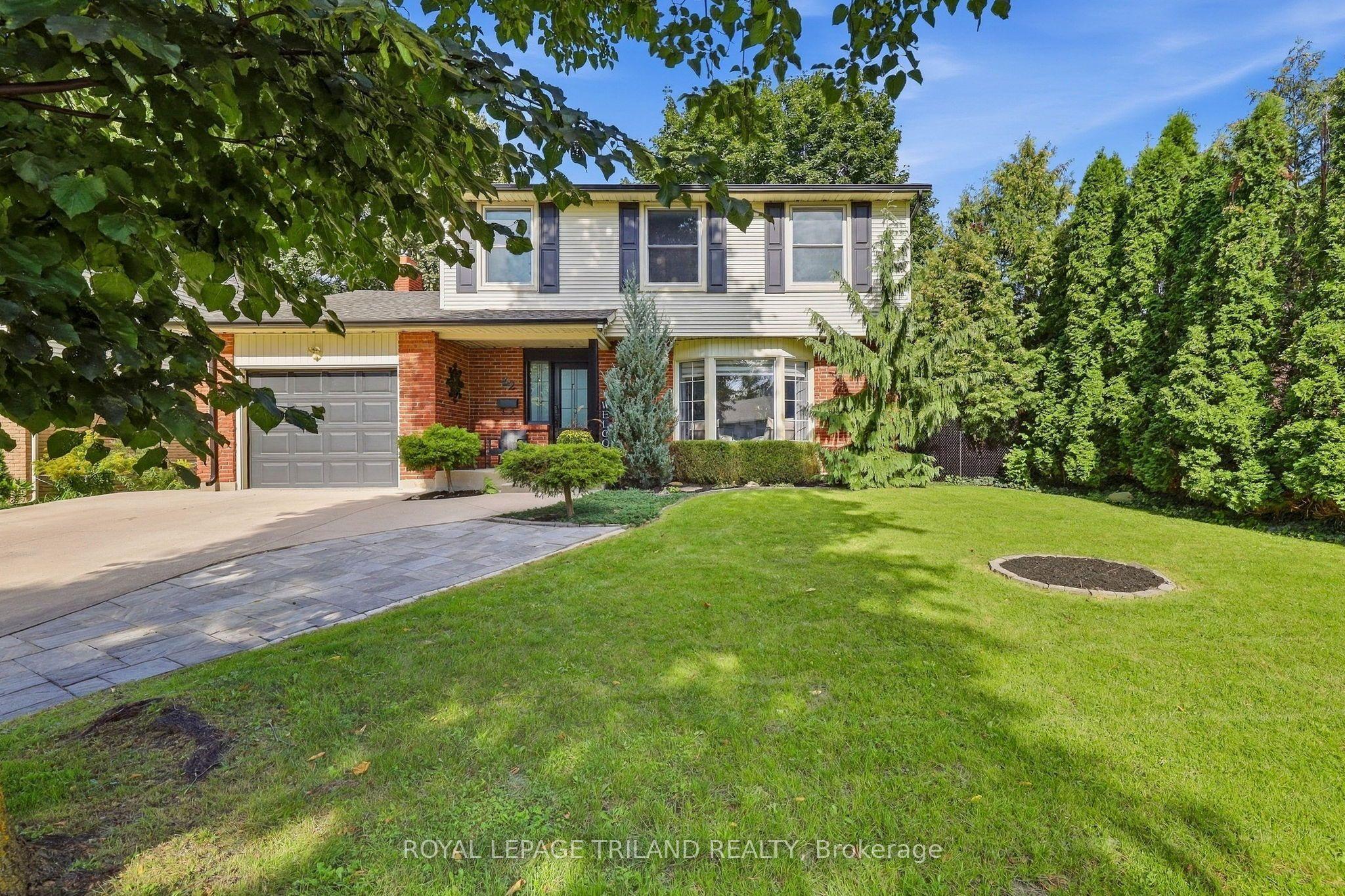 32 HUNTER WOODS Crescent — photo 1