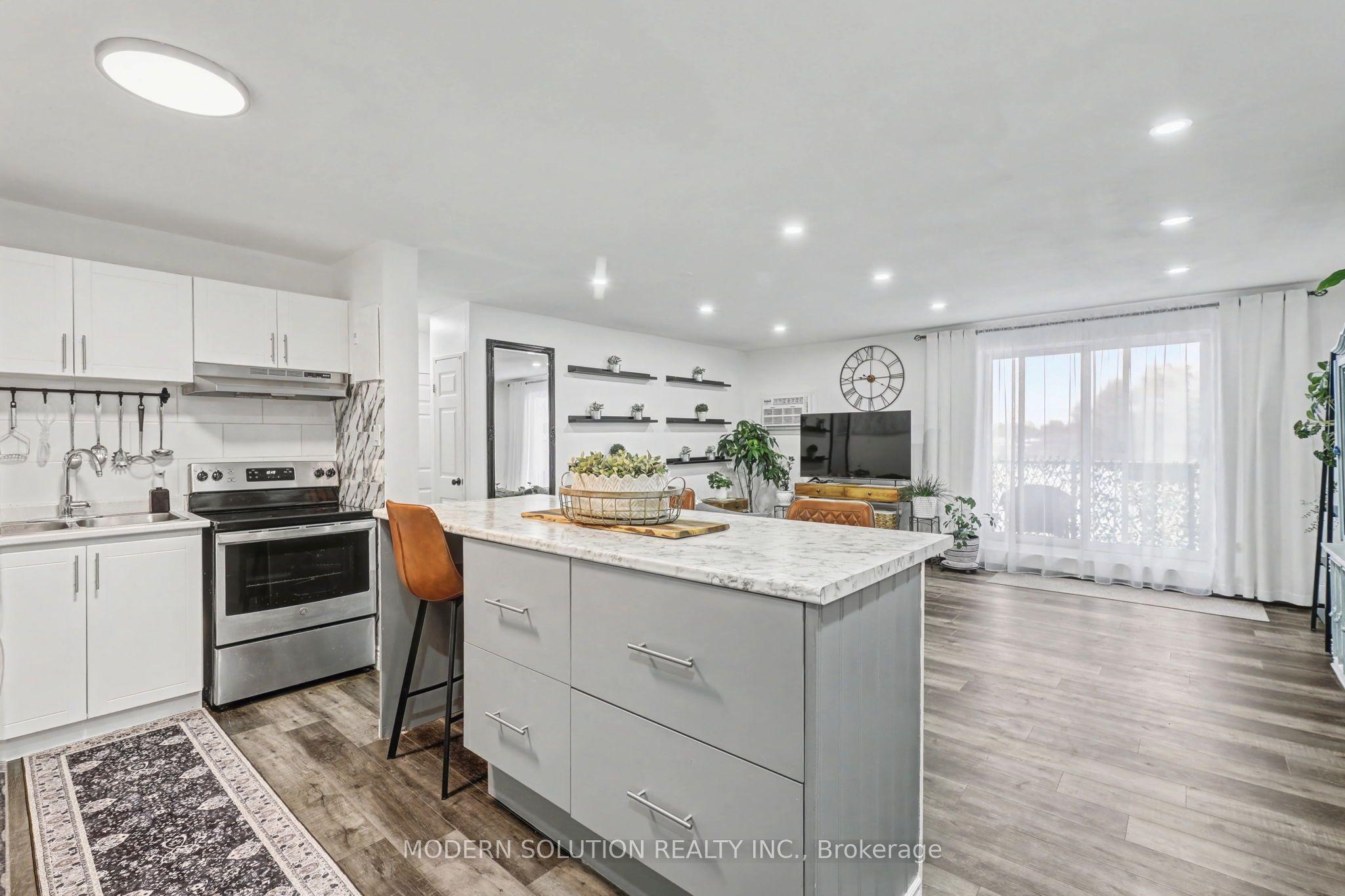 563 Mornington Avenue, Unit 308 — photo 1