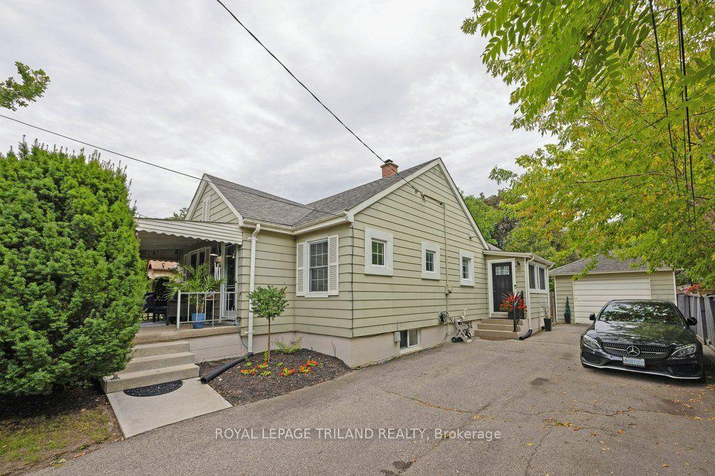 47 Alexandra Street — photo 1