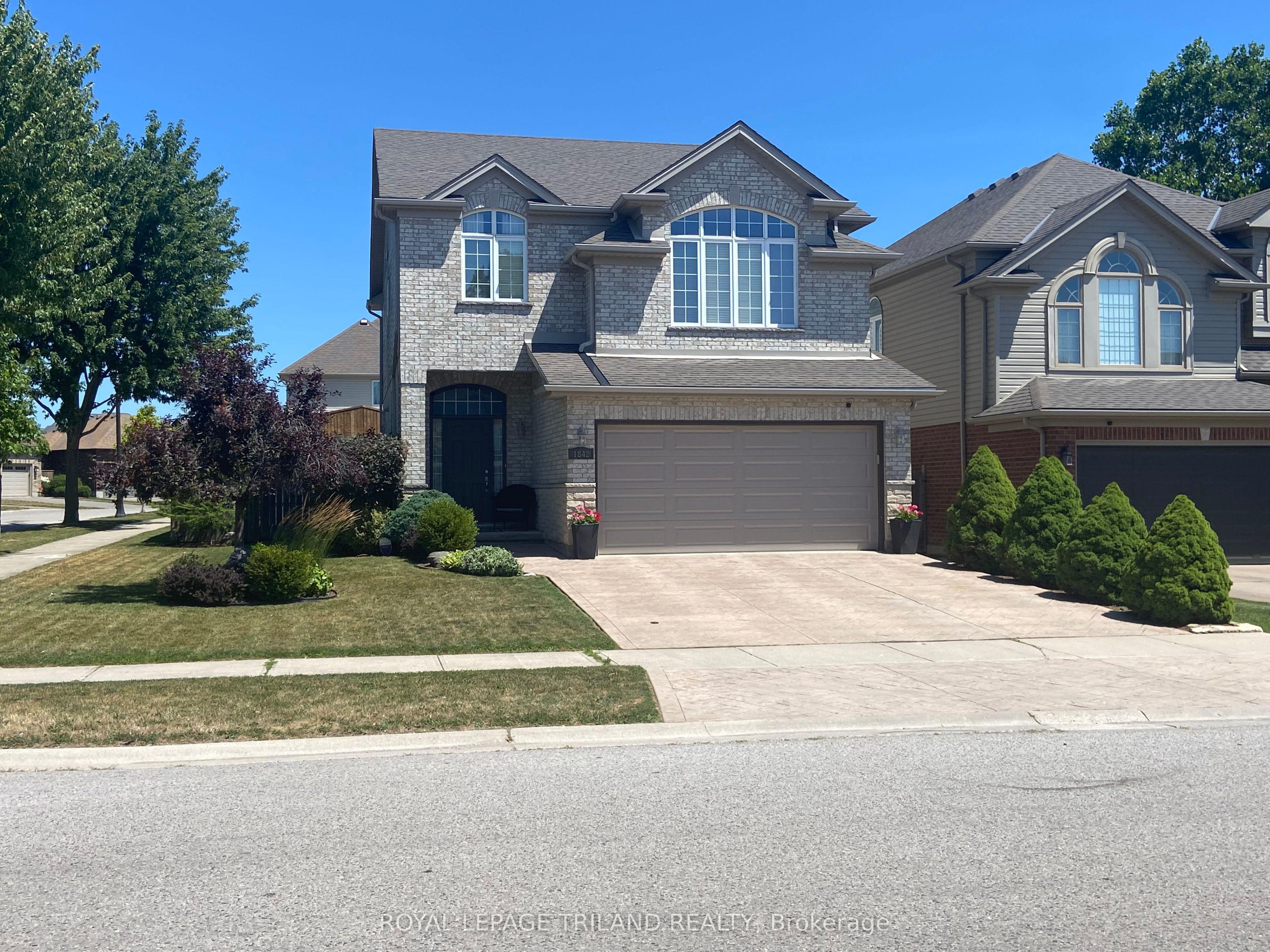 1842 Gough Avenue — photo 1