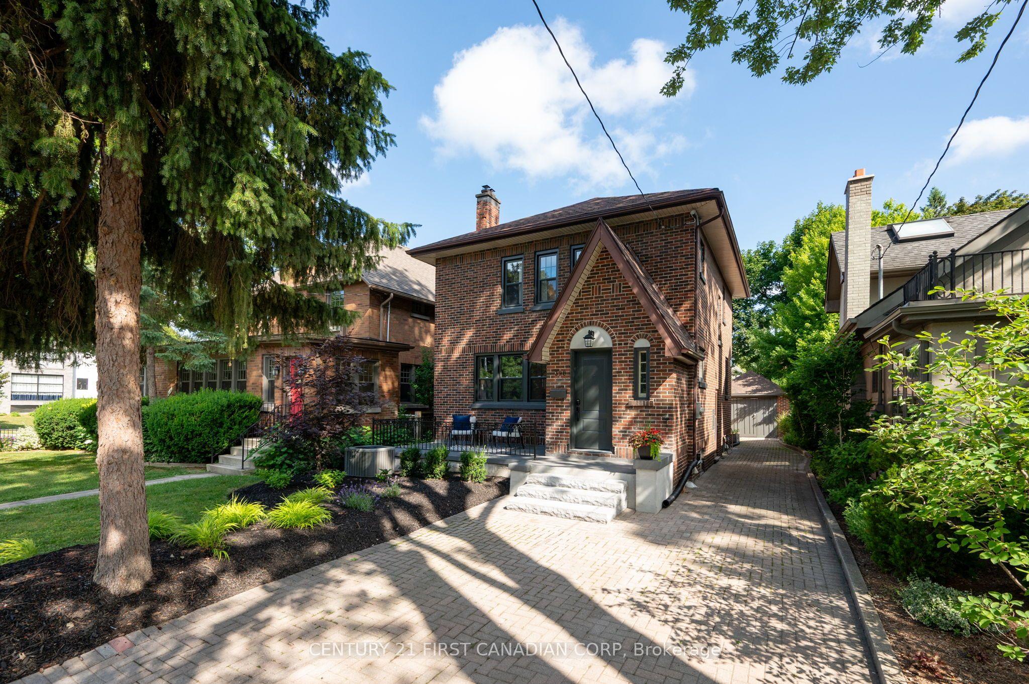 398 Victoria Street — photo 1