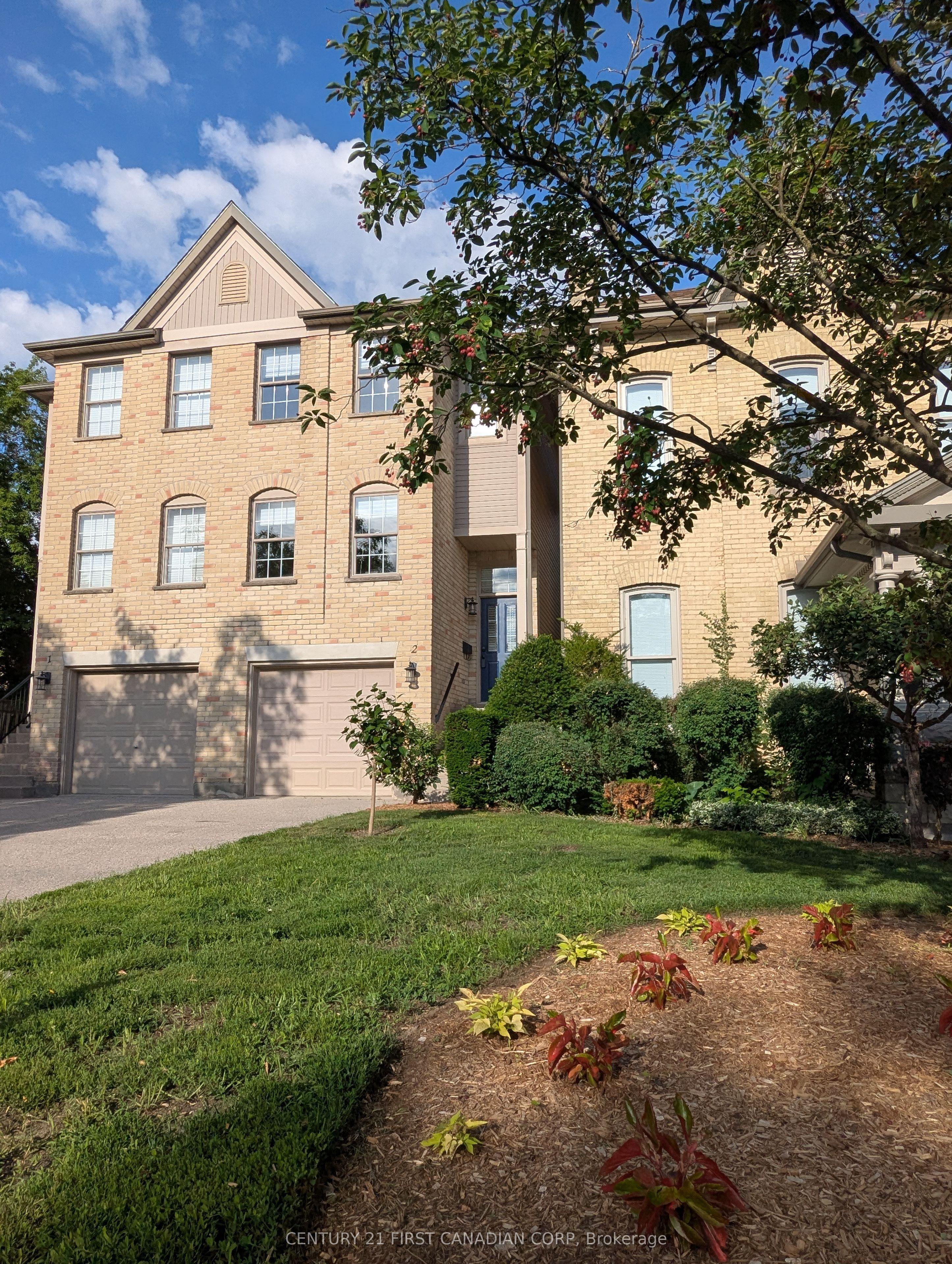 609 COLBORNE Street, Unit 2 — photo 1