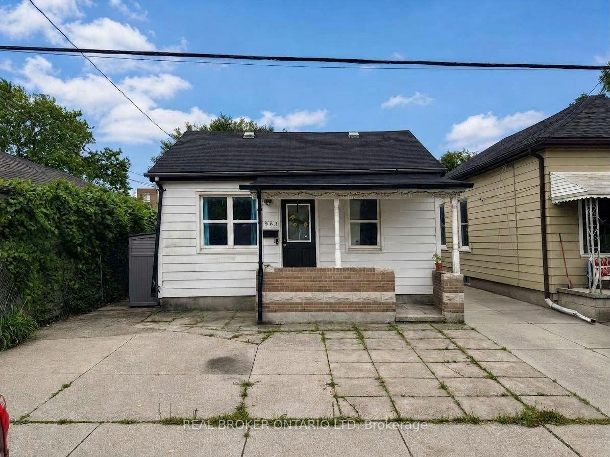 563 South Street S — photo 1