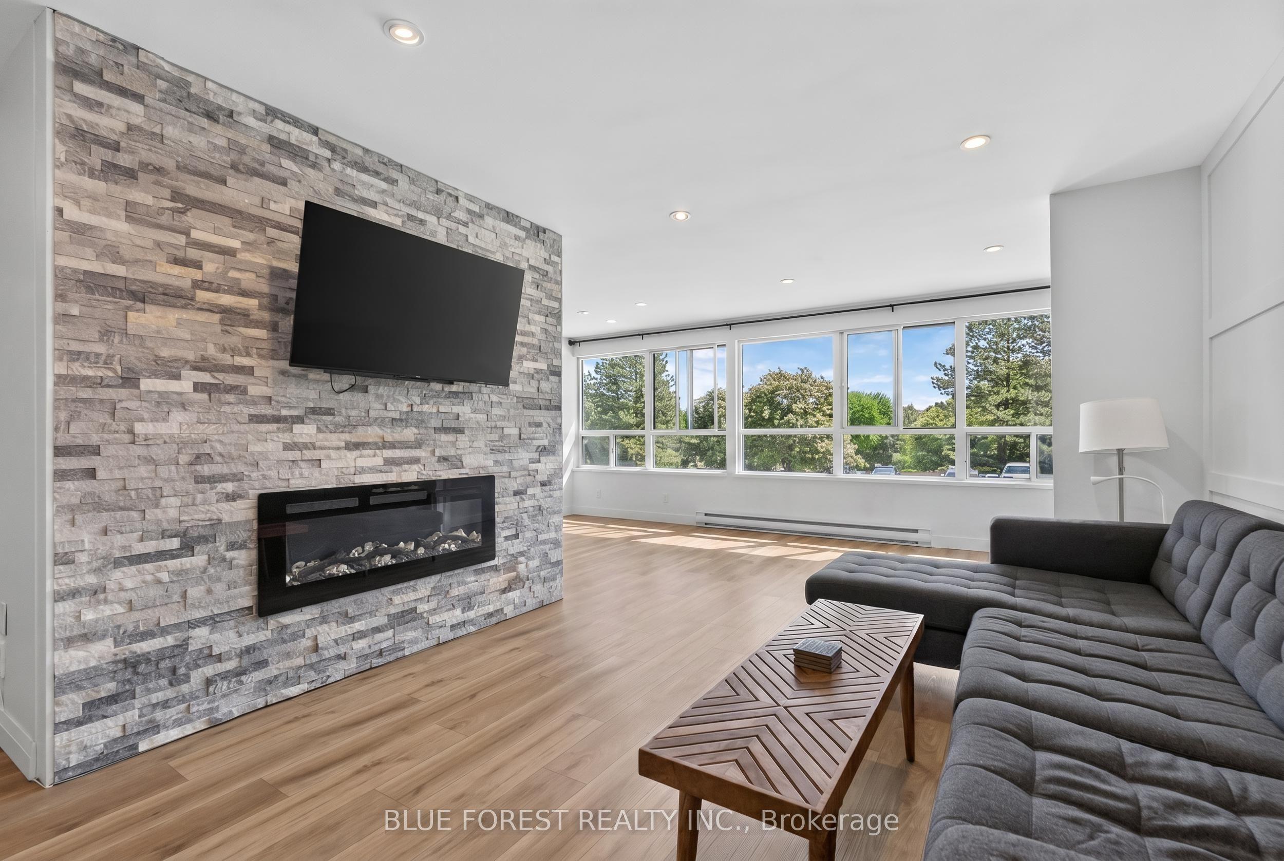 600 Grenfell Drive, Unit 202 — photo 1