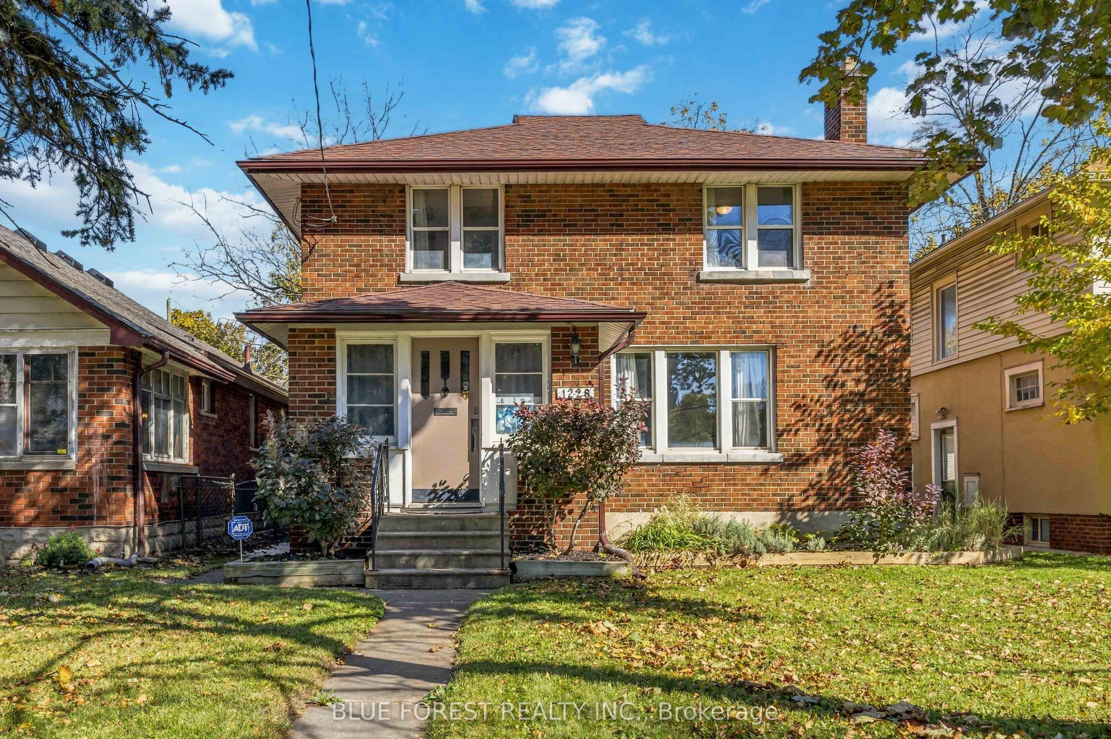 1228 Richmond Street — photo 1