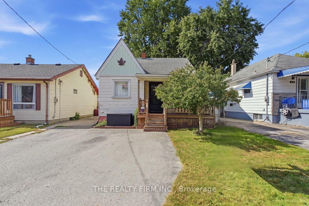 211 Highbury Avenue N — photo 1