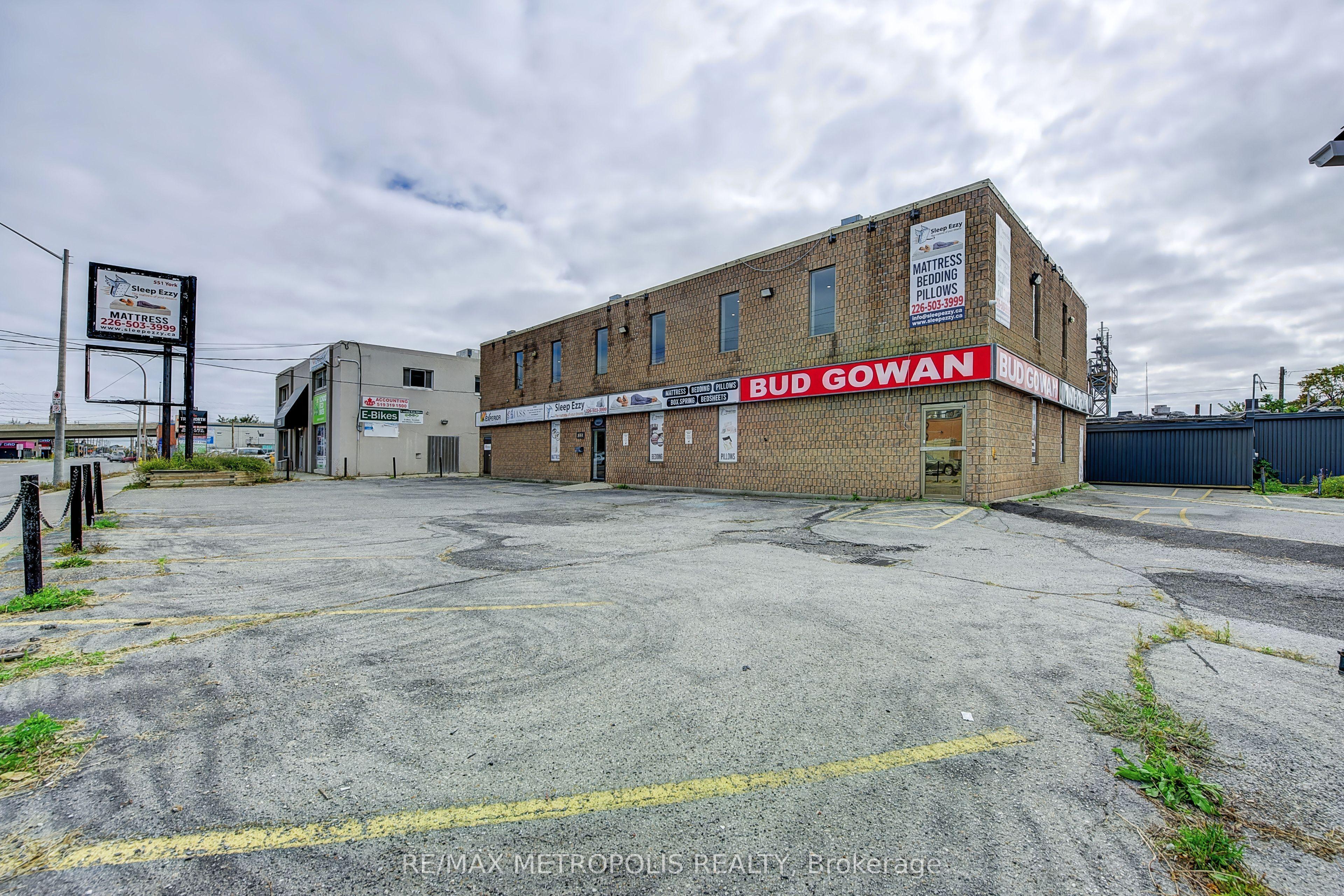 551 York Street — photo 1