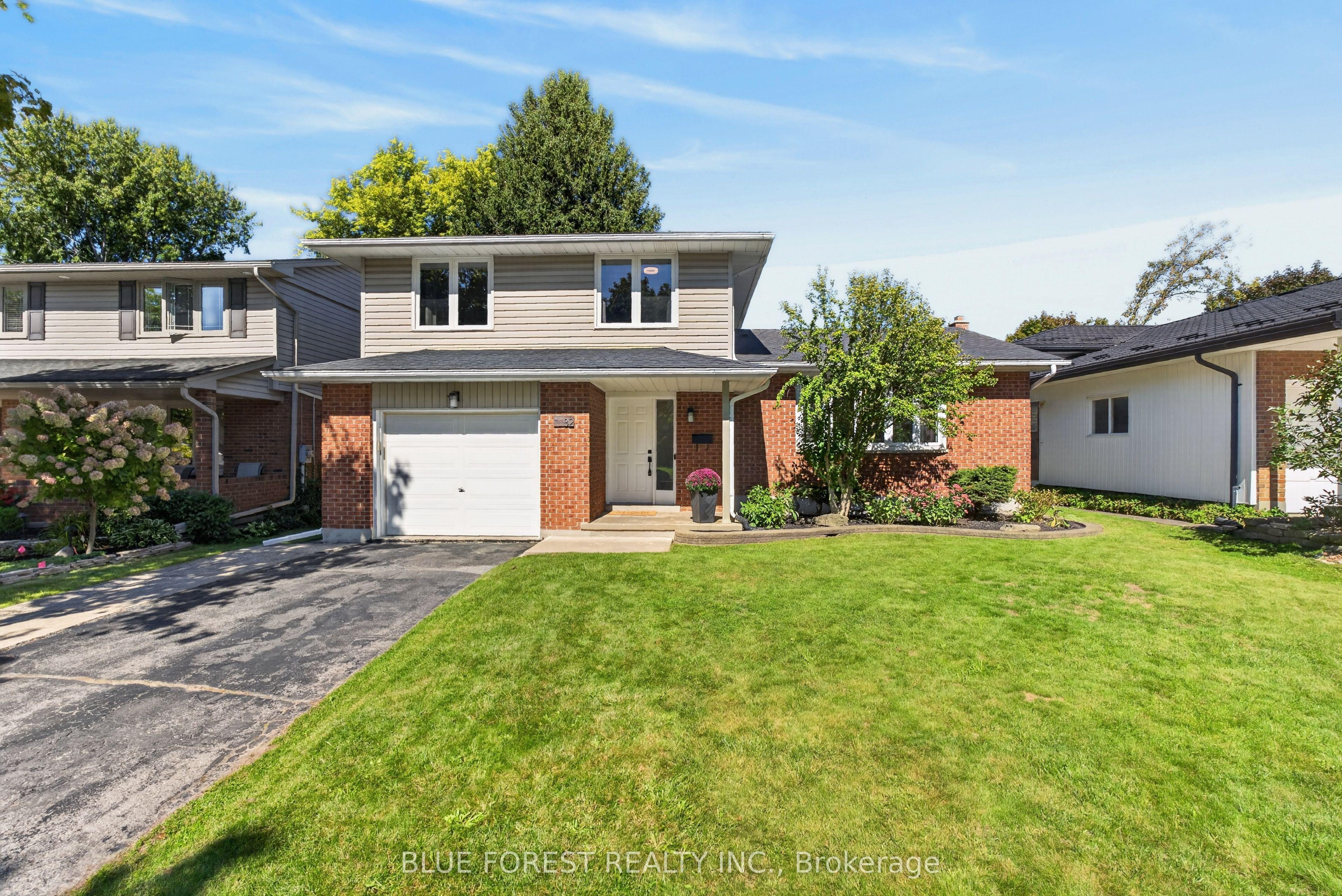 32 Meadowview Road — photo 1