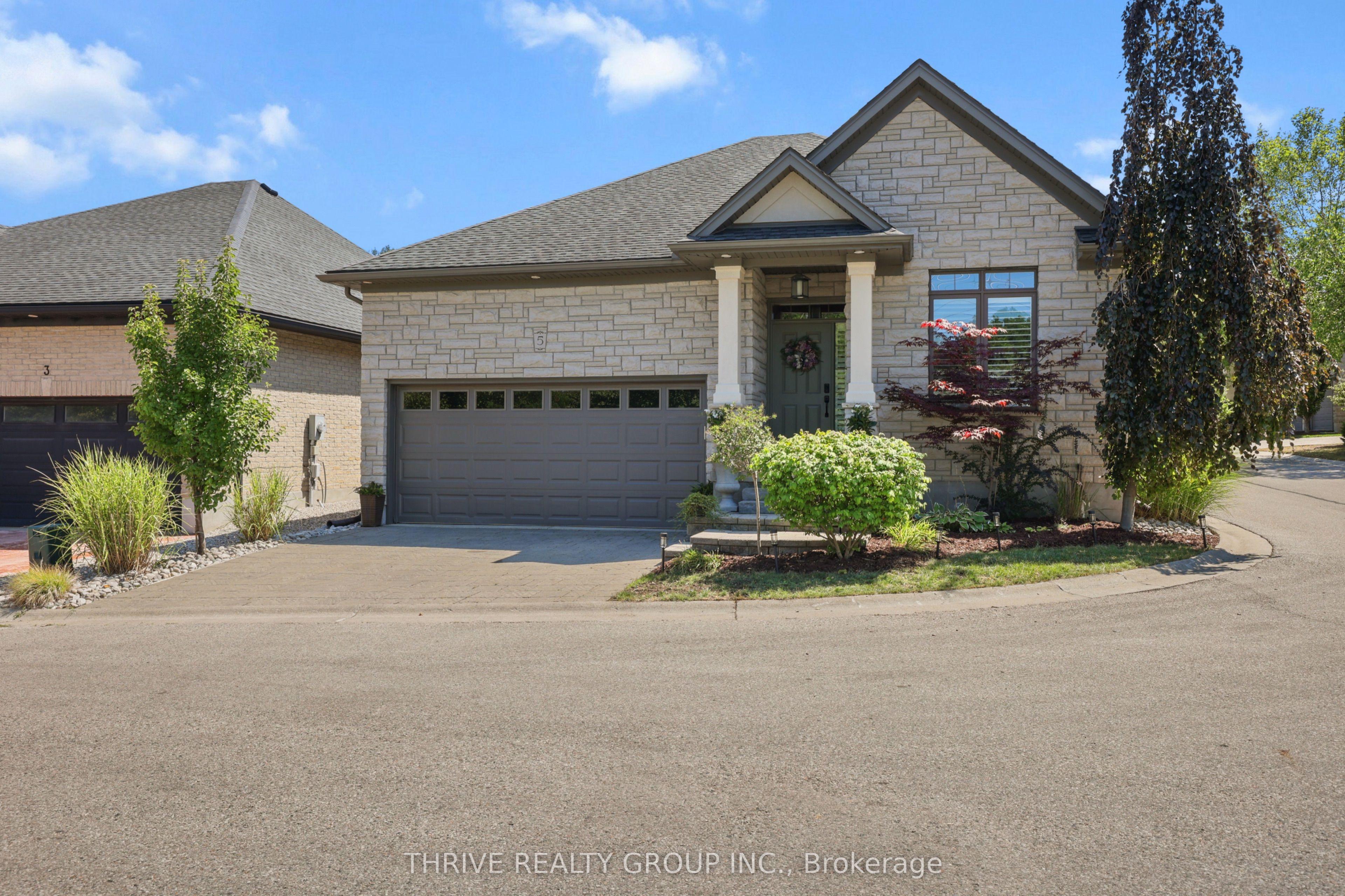 696 Commissioners Road, Unit 5 — photo 1