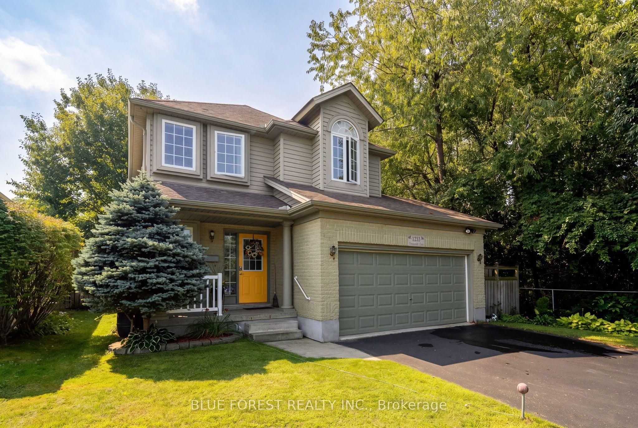 1233 Crosscreek Crescent — photo 1