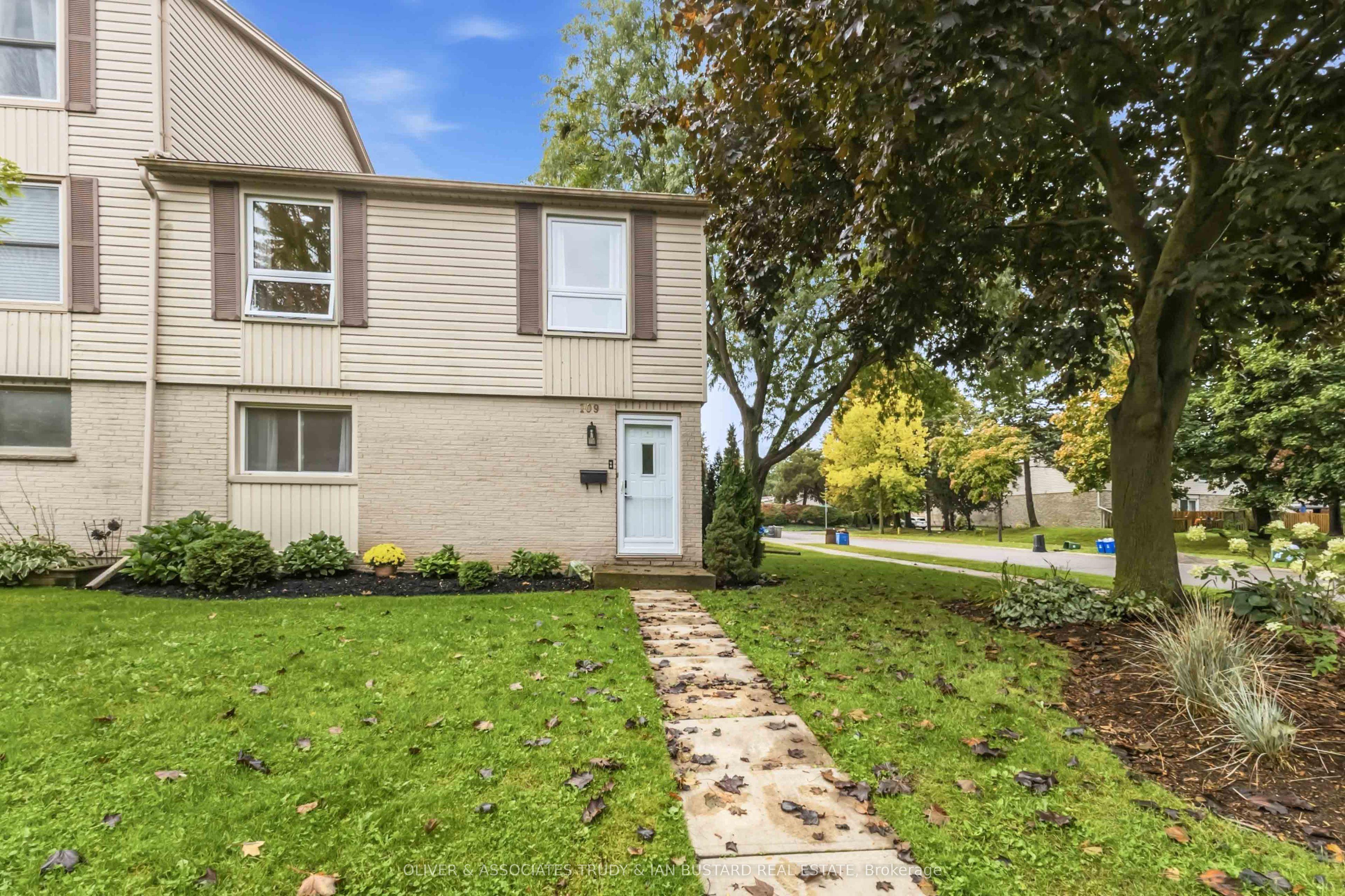 109 McMaster Drive E — photo 1