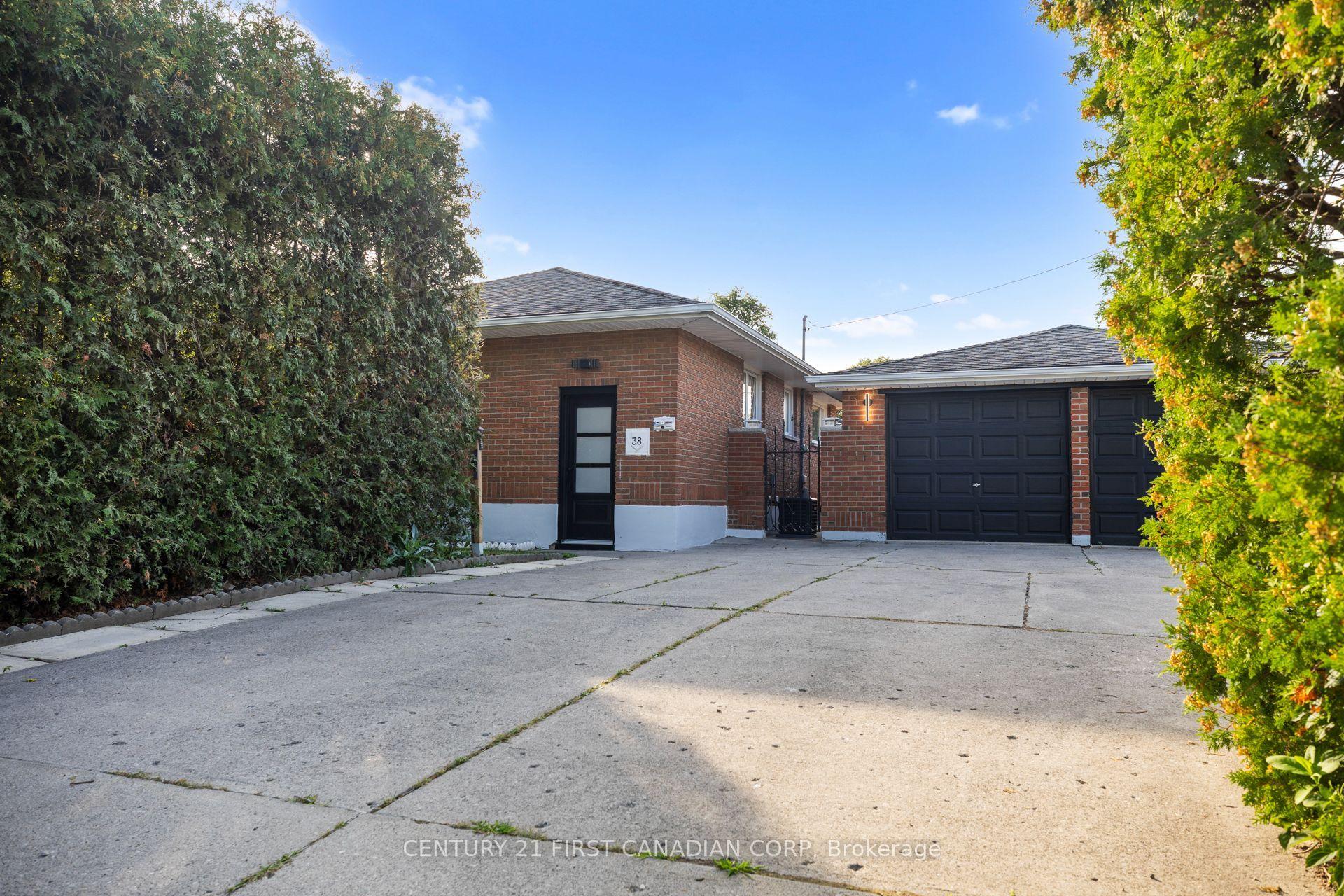 38 silverdale Crescent — photo 1