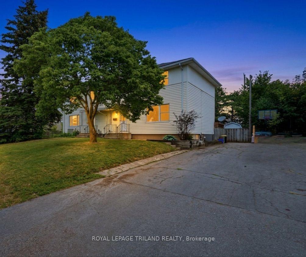 364 Flanders Row — photo 1