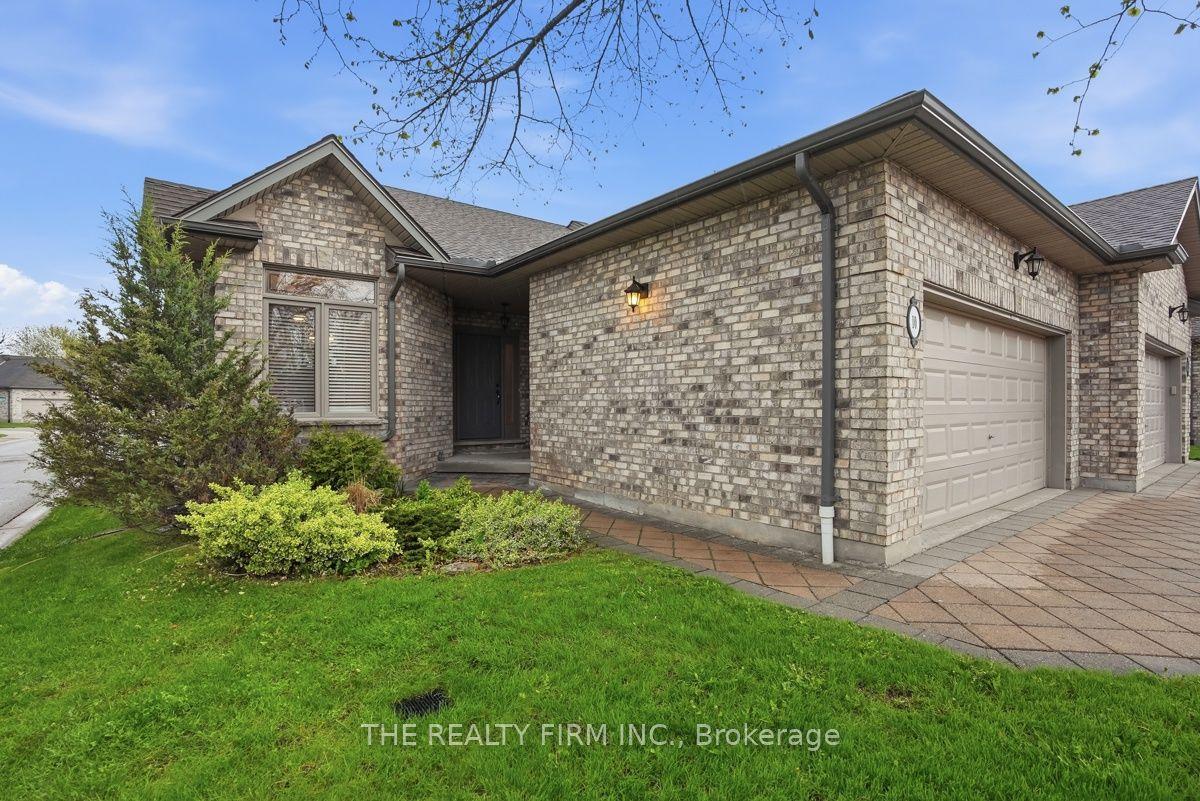 44 Edgevalley Road, Unit 10 — photo 1