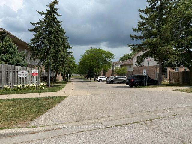 1855 Aldersbrook Road W, Unit 42 — photo 1