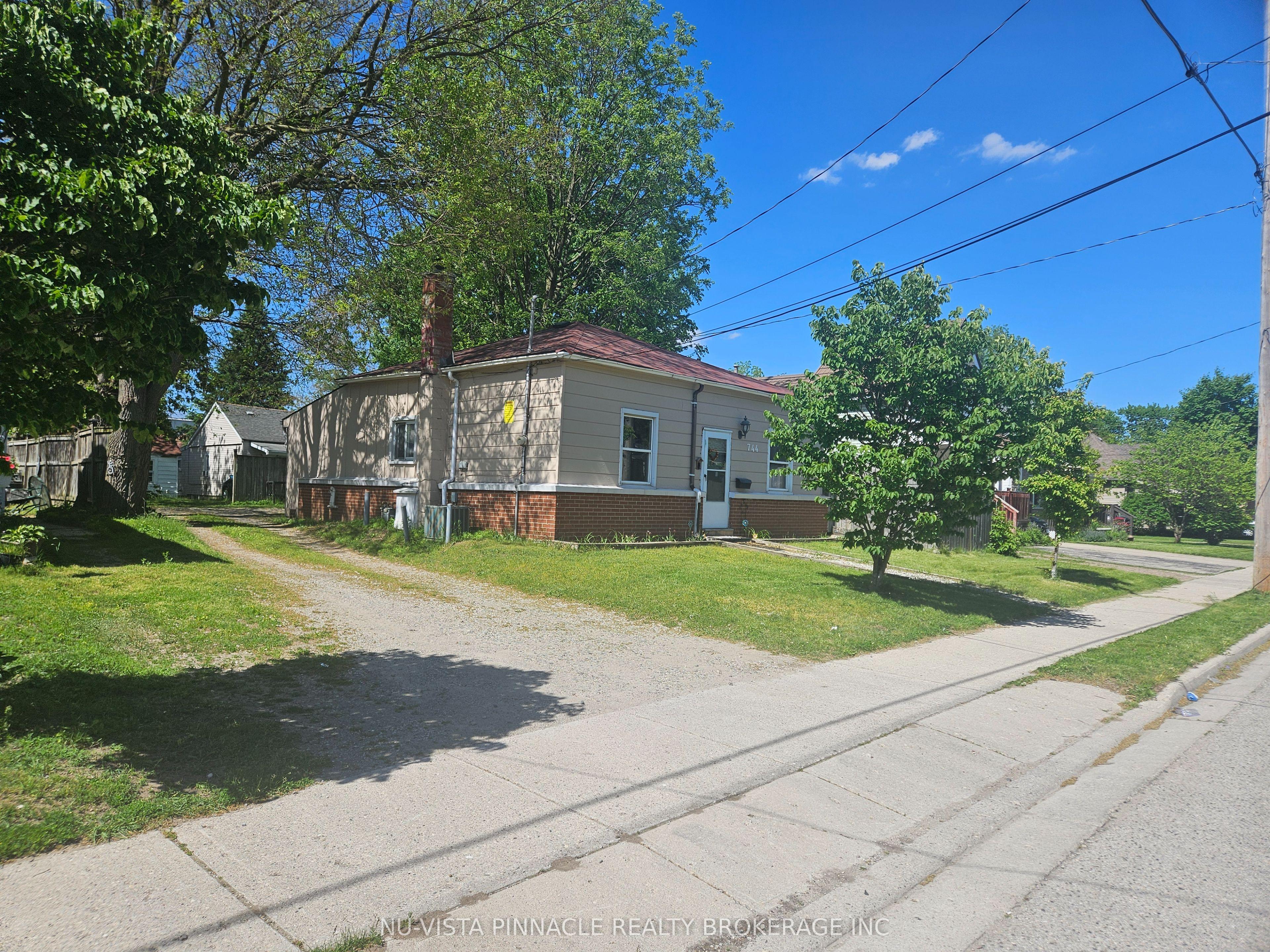 744 Little Grey Street — photo 1