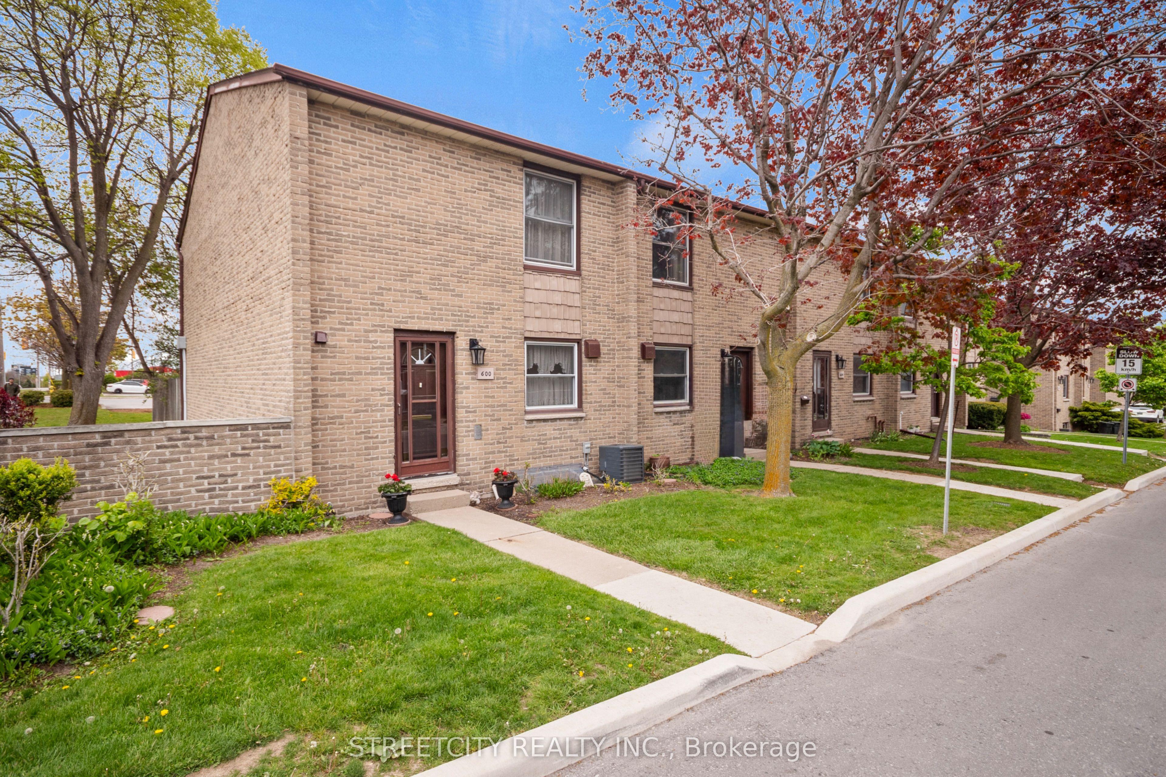 600 Wonderland Road S — photo 1