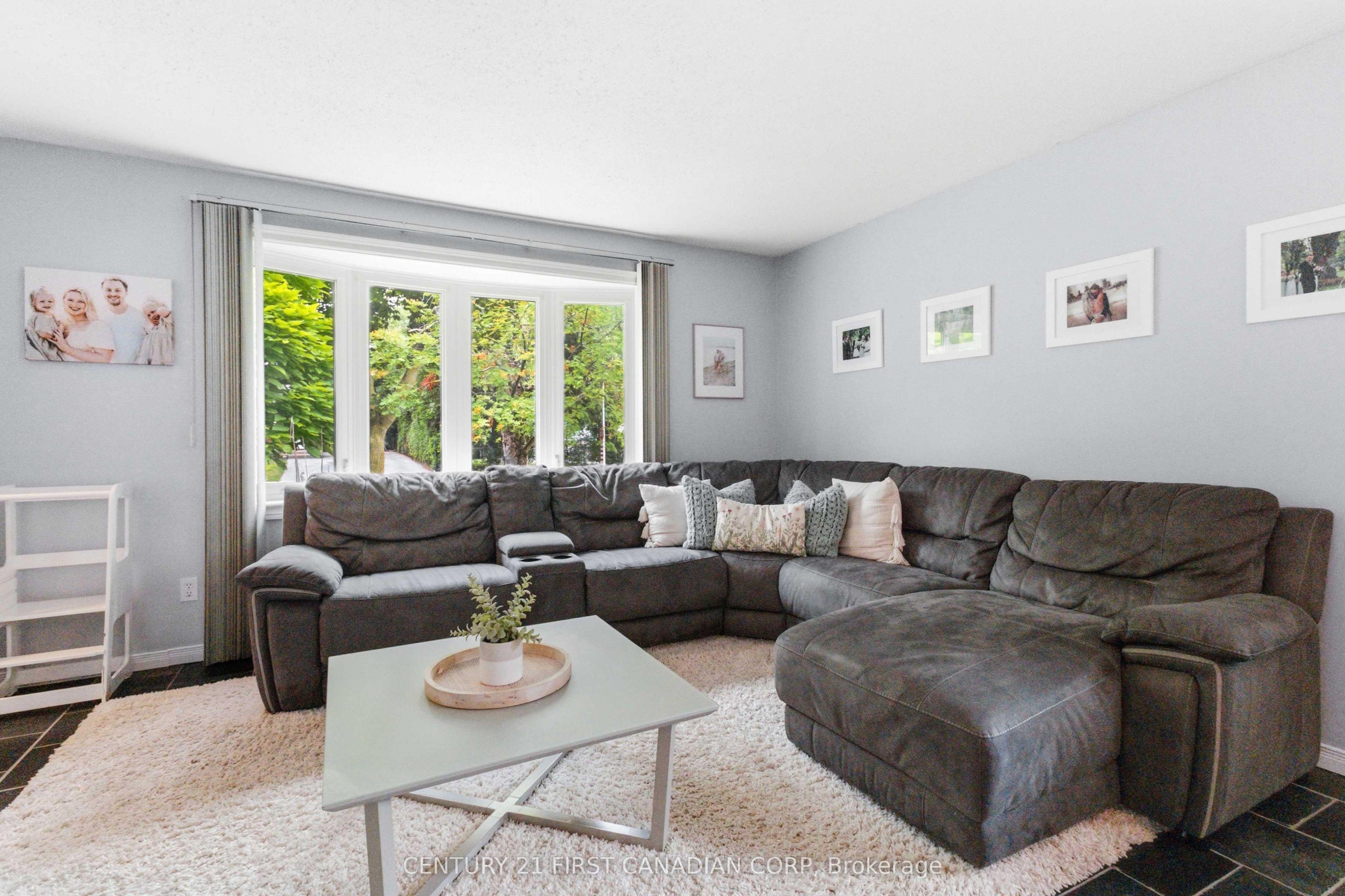 436 FERNDALE Avenue — photo 1
