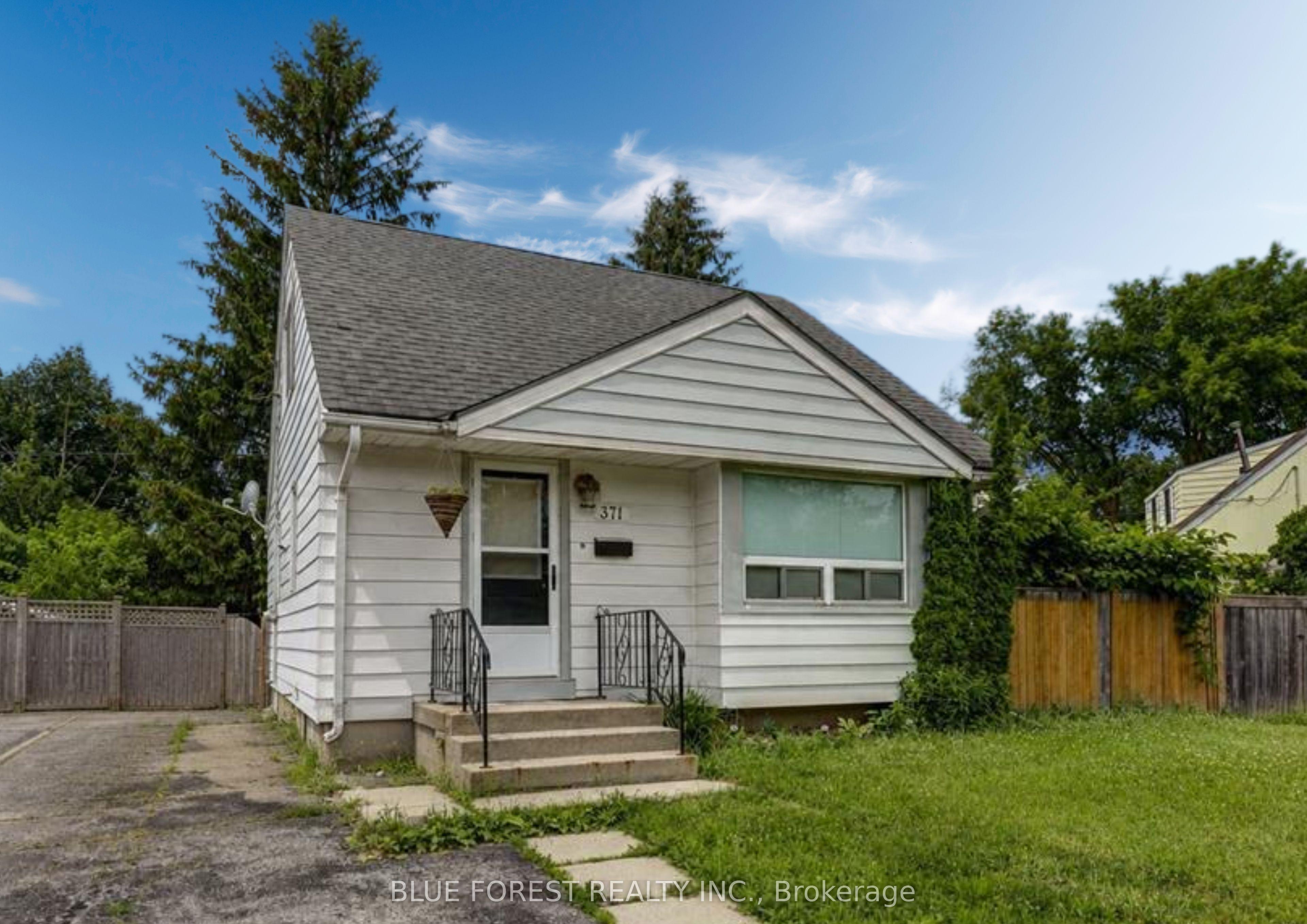 371 FLANDERS Row — photo 1