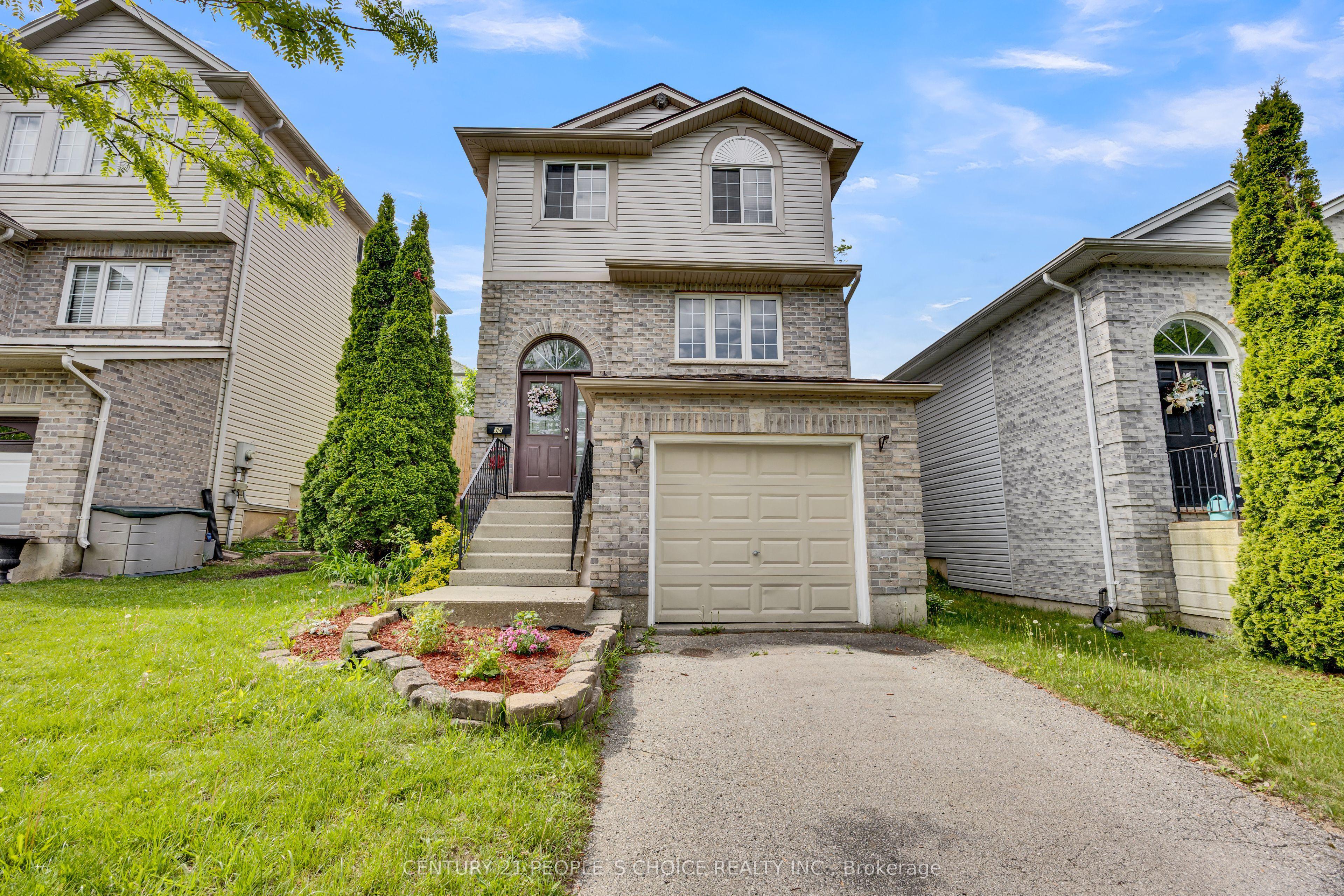 34 Phair Crescent — photo 1