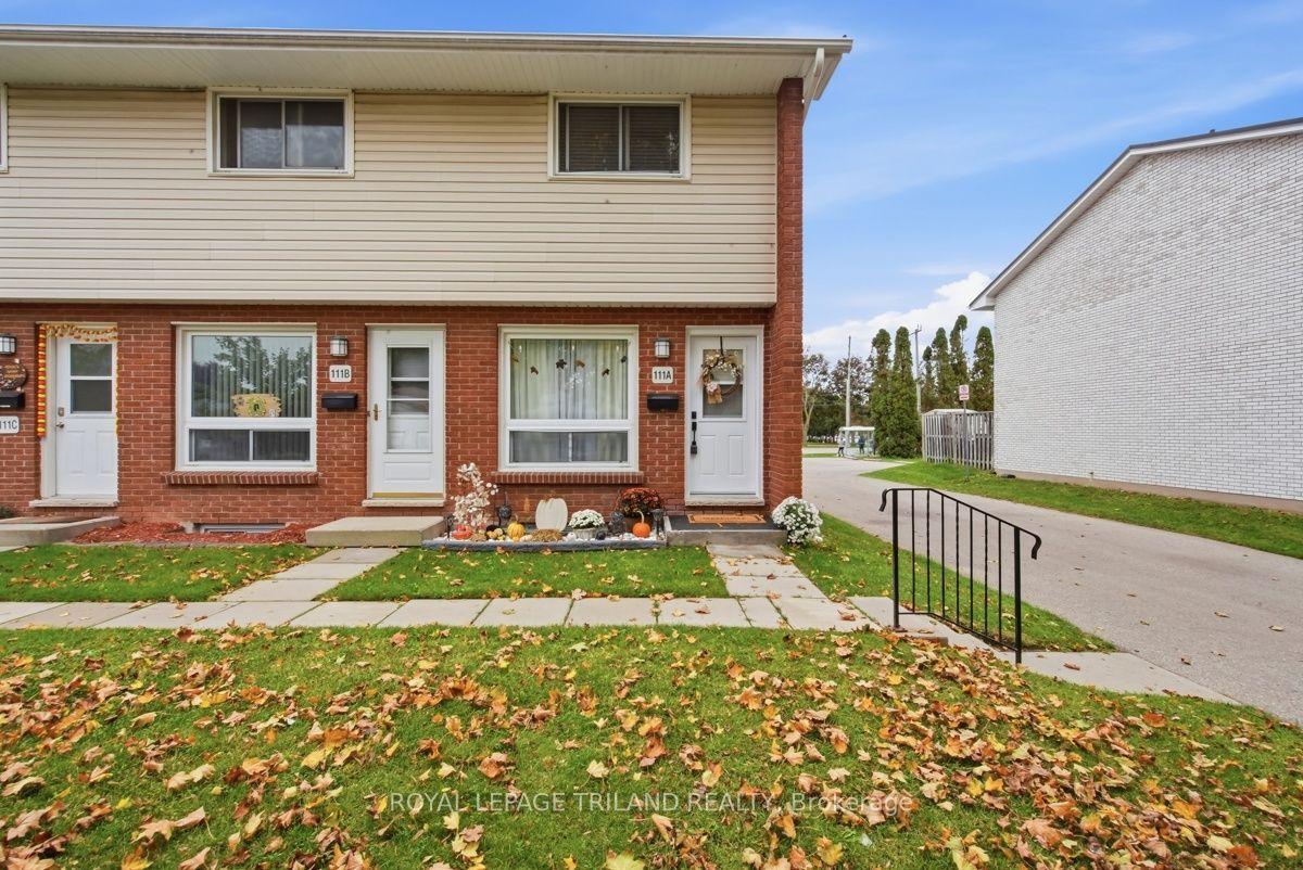 111 Wellesley Cres Crescent, Unit A — photo 1
