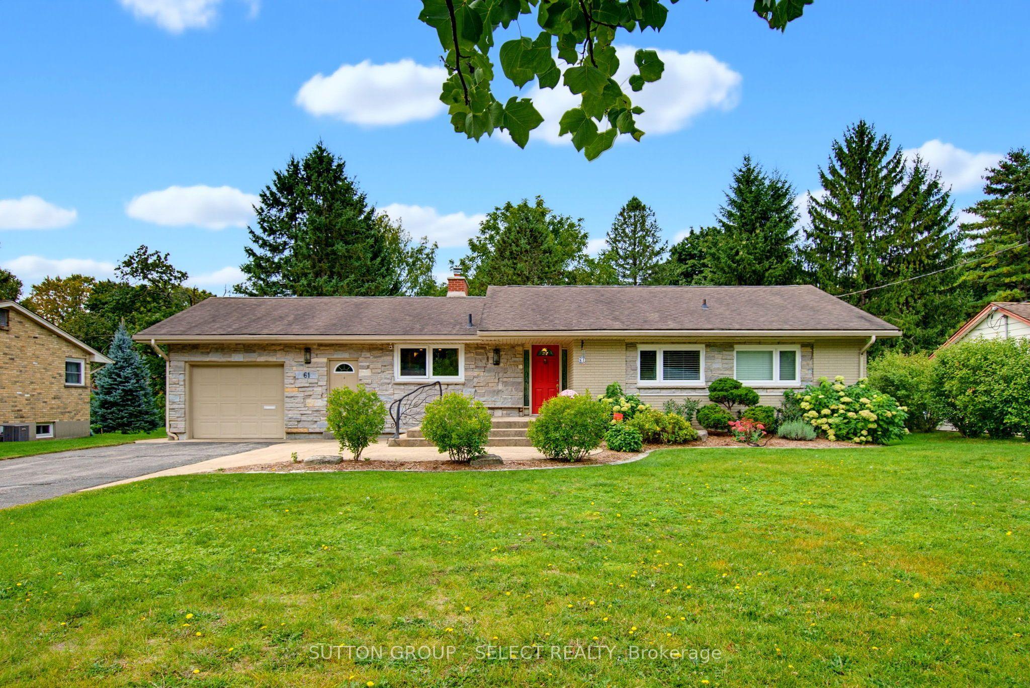 61 Daleview Crescent — photo 1