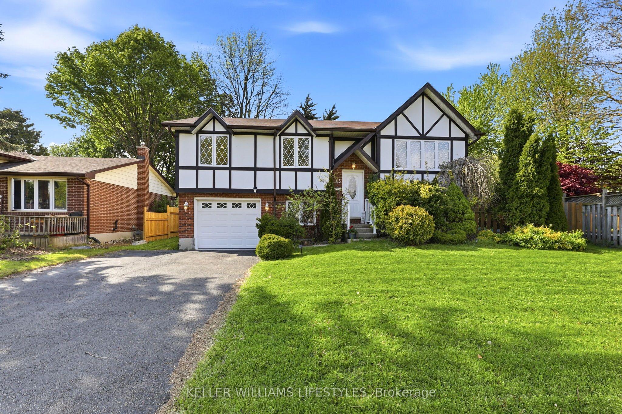 65 GABLEWOOD Crescent — photo 1