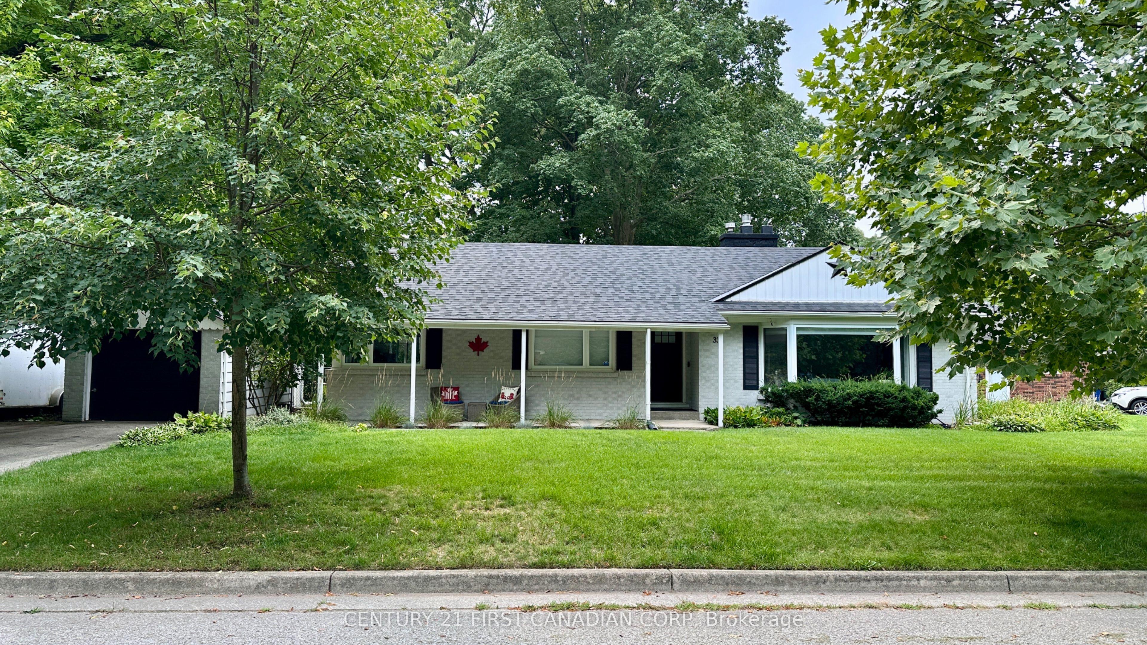 33 Braemar Crescent — photo 1