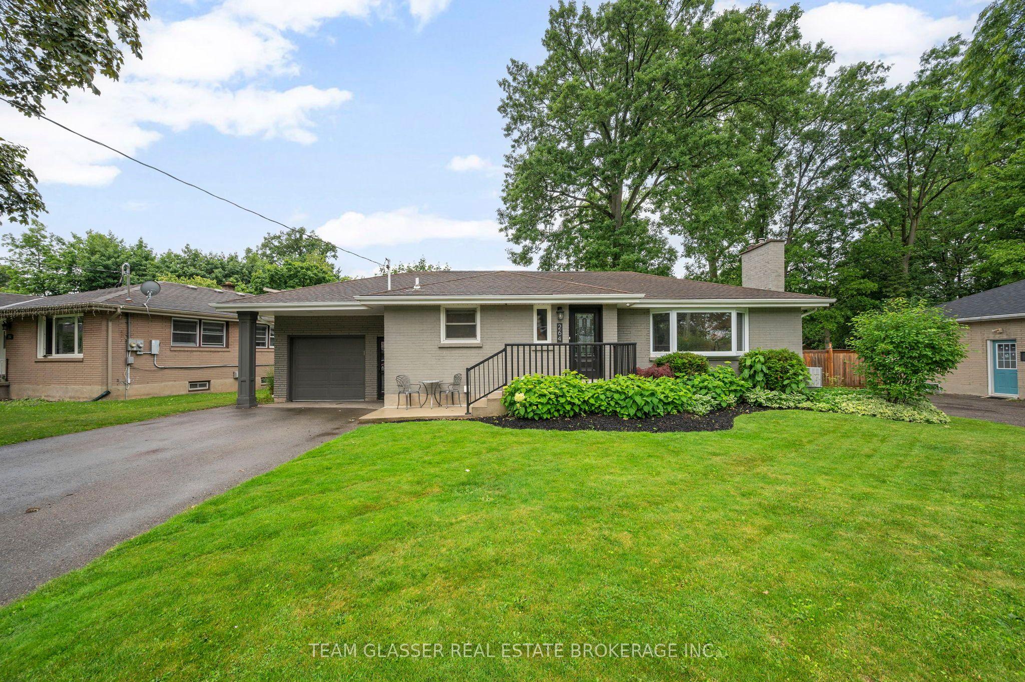 264 RIDGEWOOD Crescent — photo 1