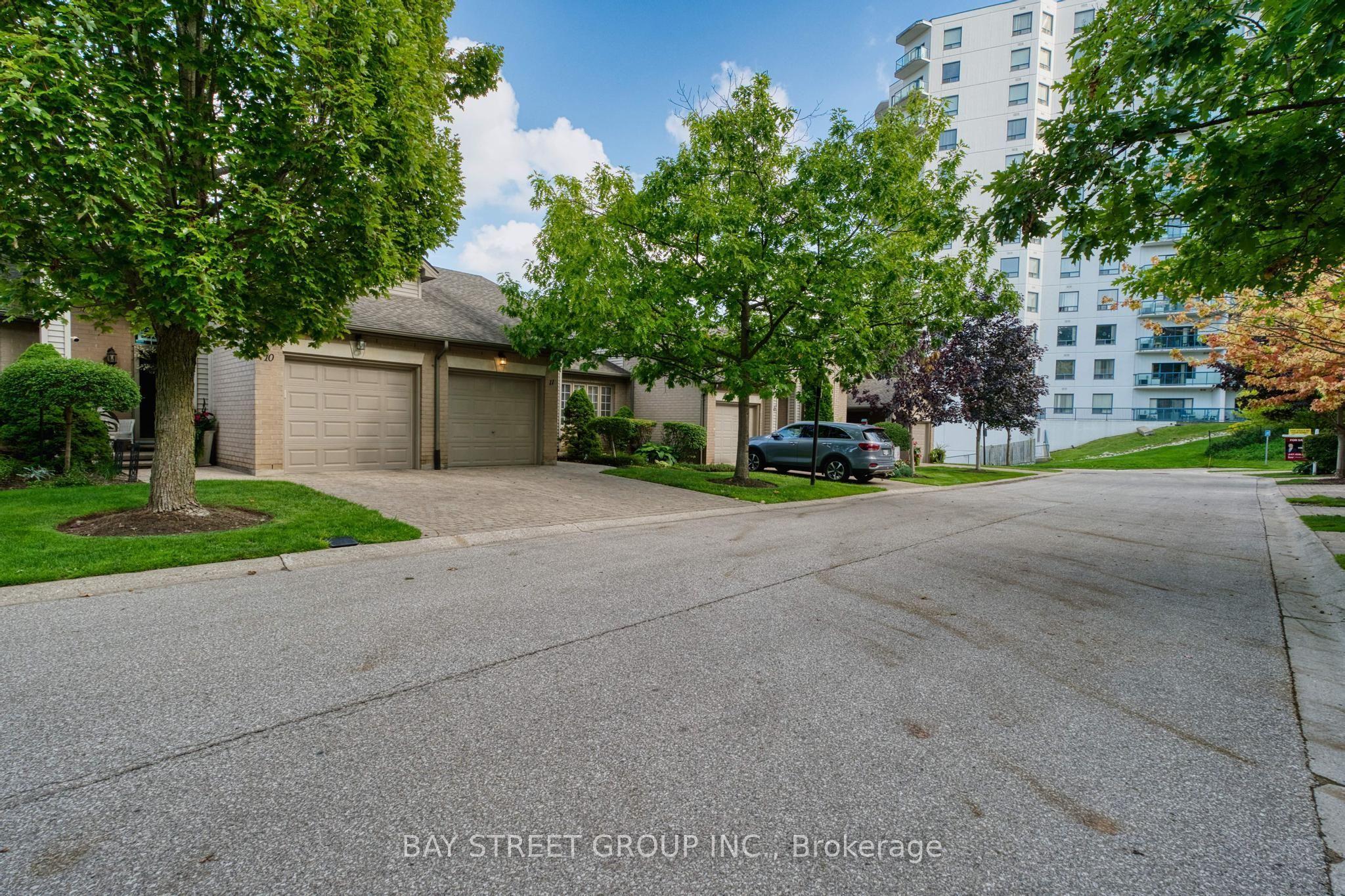 270 North Centre Road, Unit 11 — photo 1