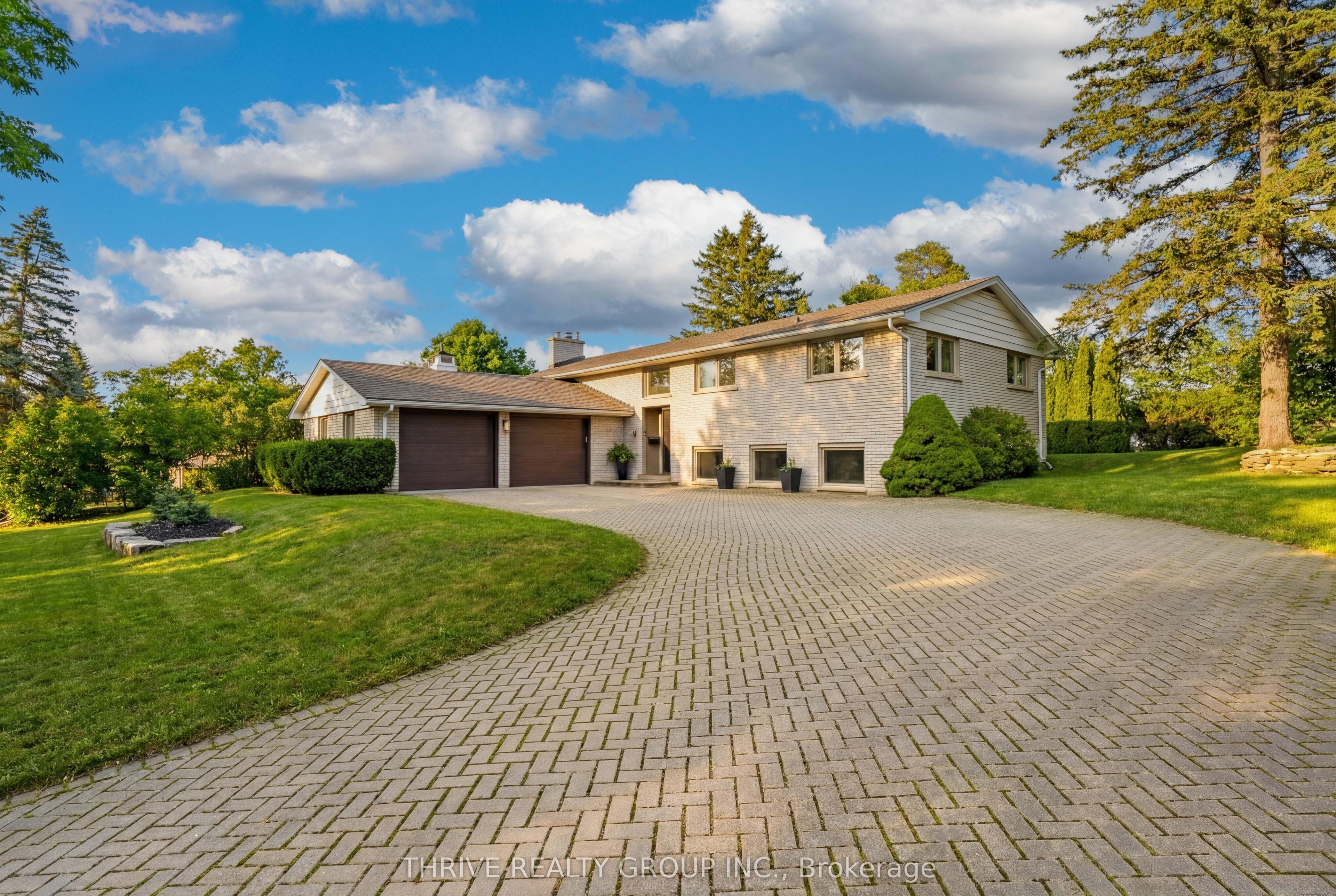 688 Westmount Hill Drive — photo 1