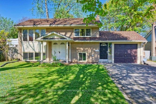 202 Michaelmas Street — photo 1